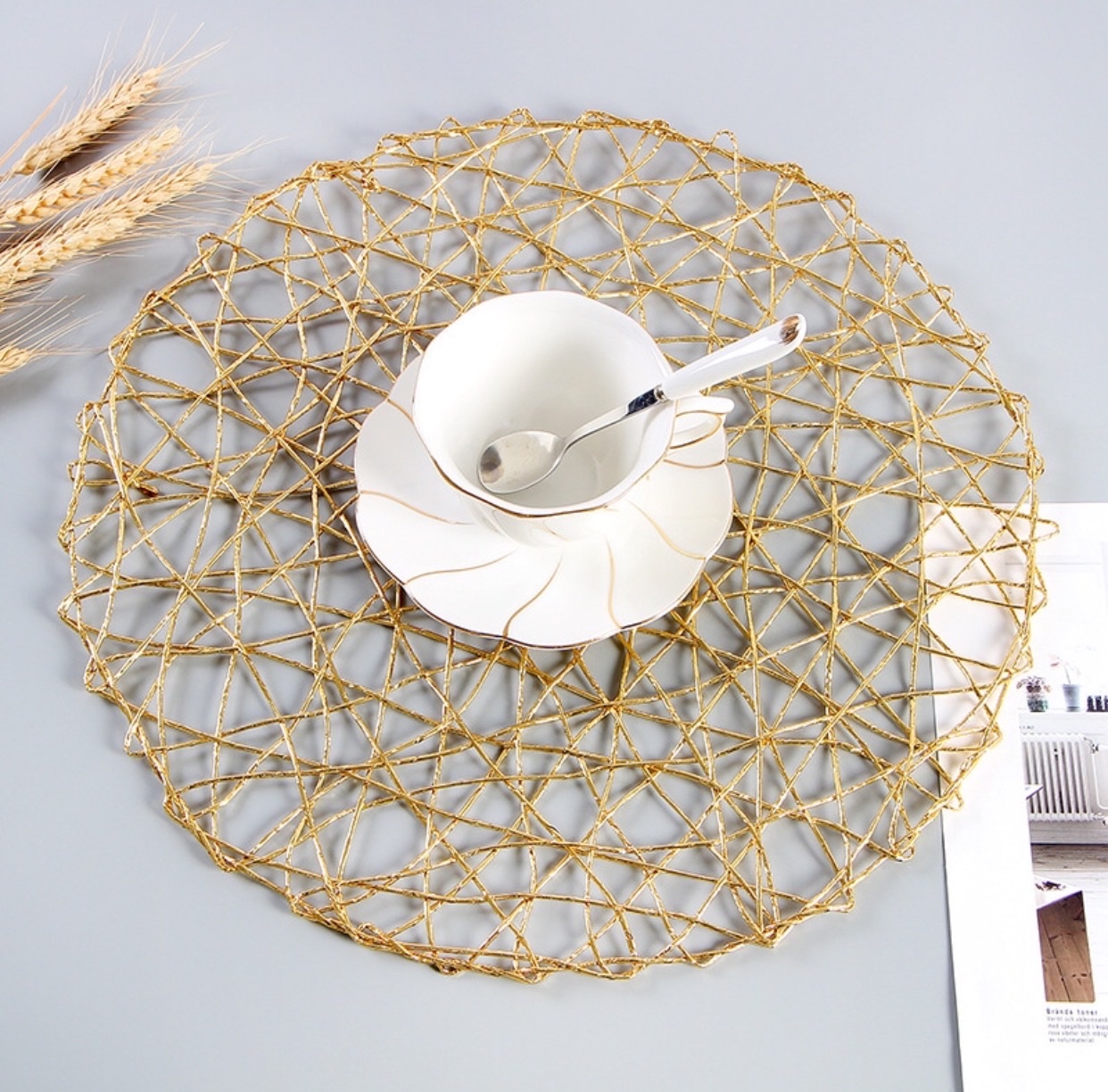 New light luxury hand-woven placemats with paper gold film heat insulation placemats