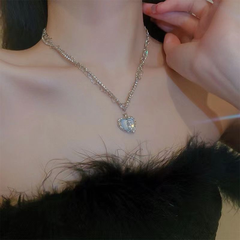 High-end collarbone chain, sweet and cool spice girl accessory, exquisite heart-shaped zircon necklace, women's trendy summer light luxury, niche design sense details Picture