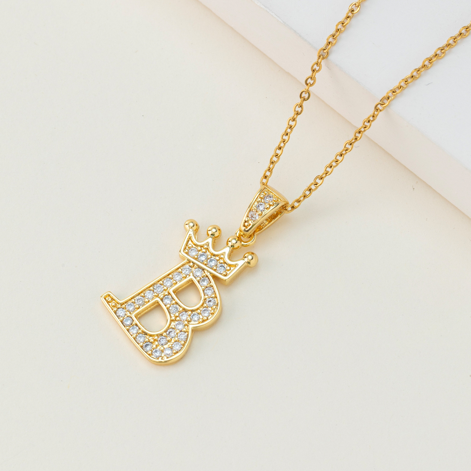 Cross-border bestseller accessories: European and American hip-hop pendant, stainless steel necklace, collarbone chain, simple 26 English letters Application Scenario