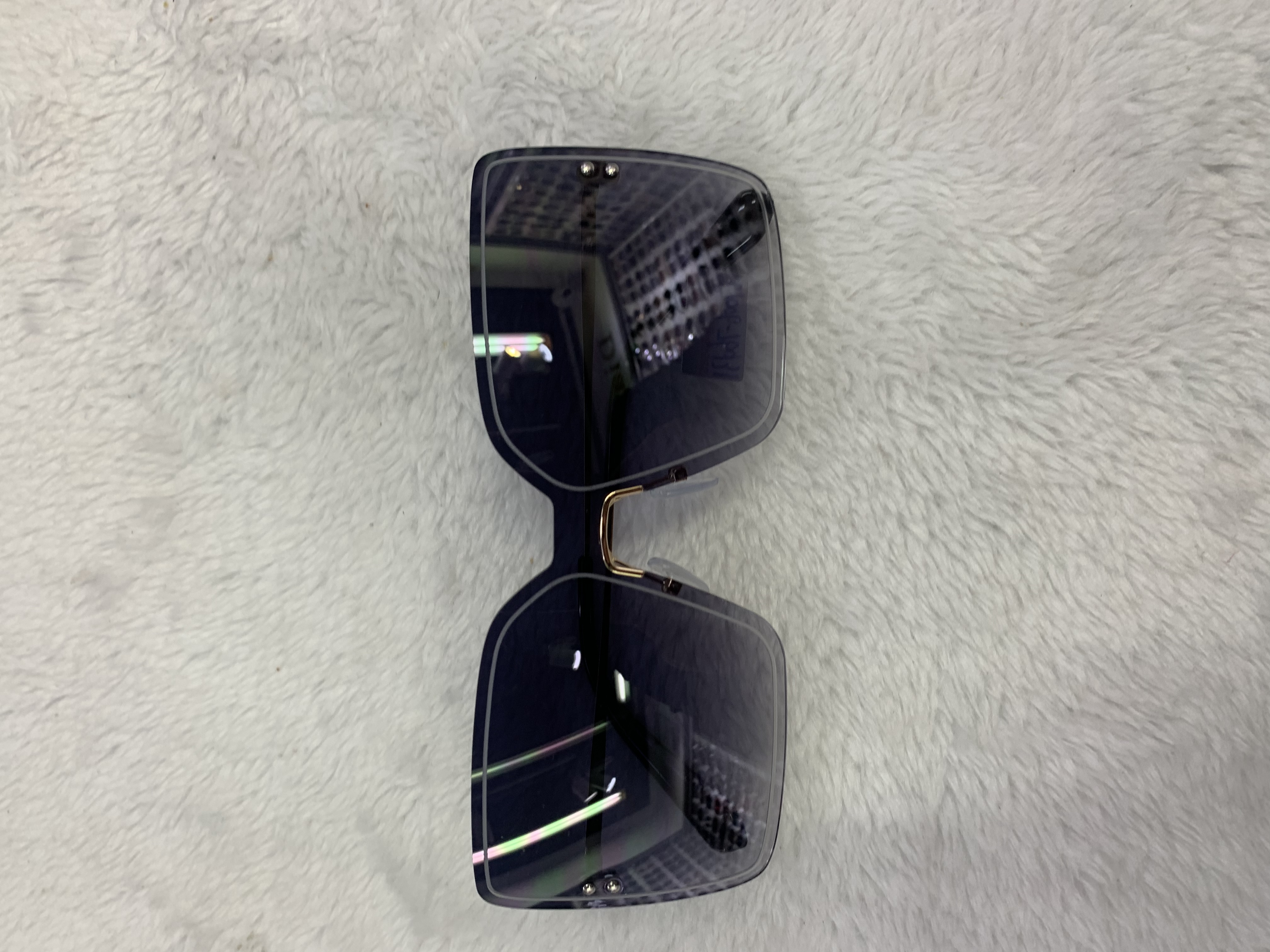 2022 Frameless square striped personalized and fashionable women's sunglasses Specification image