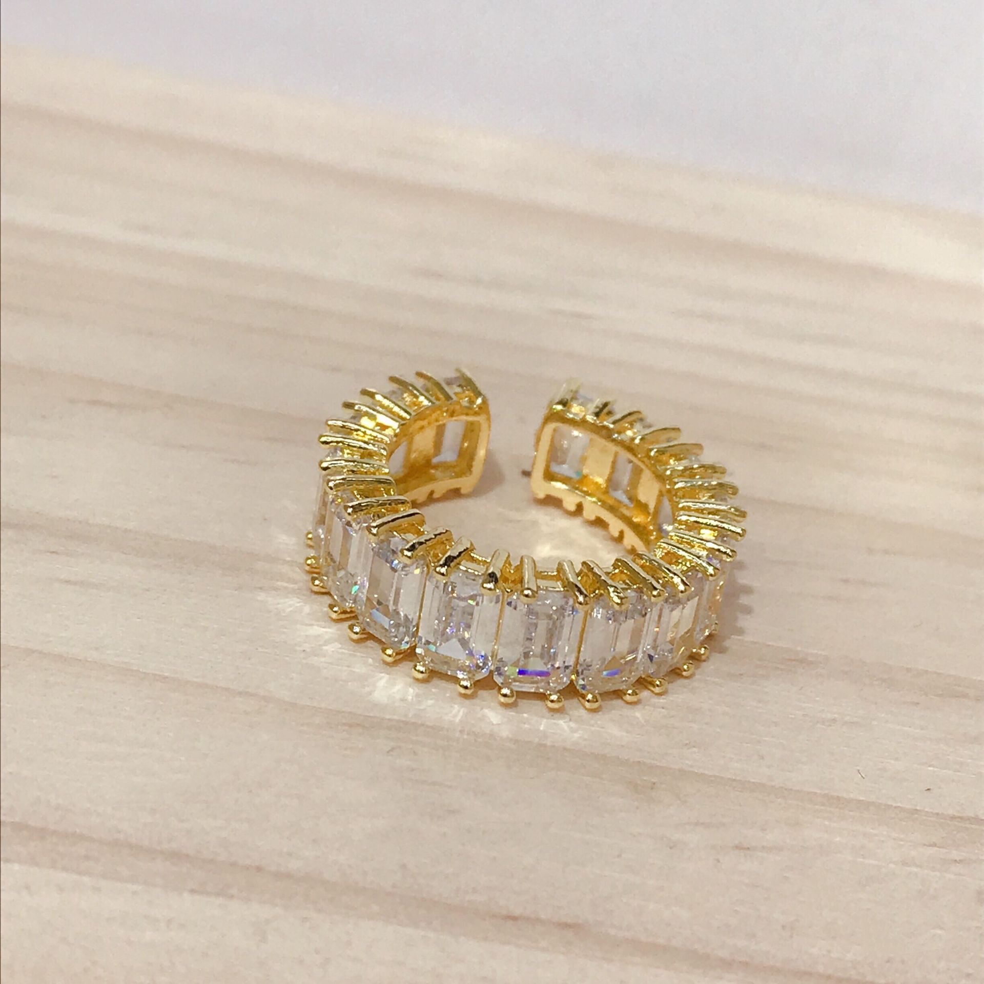 The popular "cold style" geometric colored crystal rainbow rectangular opening ring, loose-fitting ring, Japanese and Korean forest style Application Scenario
