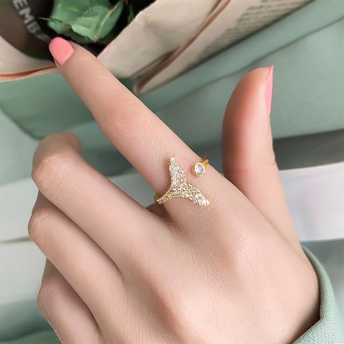The cool zircon fishtail ring, the same style as the Internet celebrity, is a versatile and fresh gift for a fashionable best friend. The ring has an adjustable opening Application Scenario
