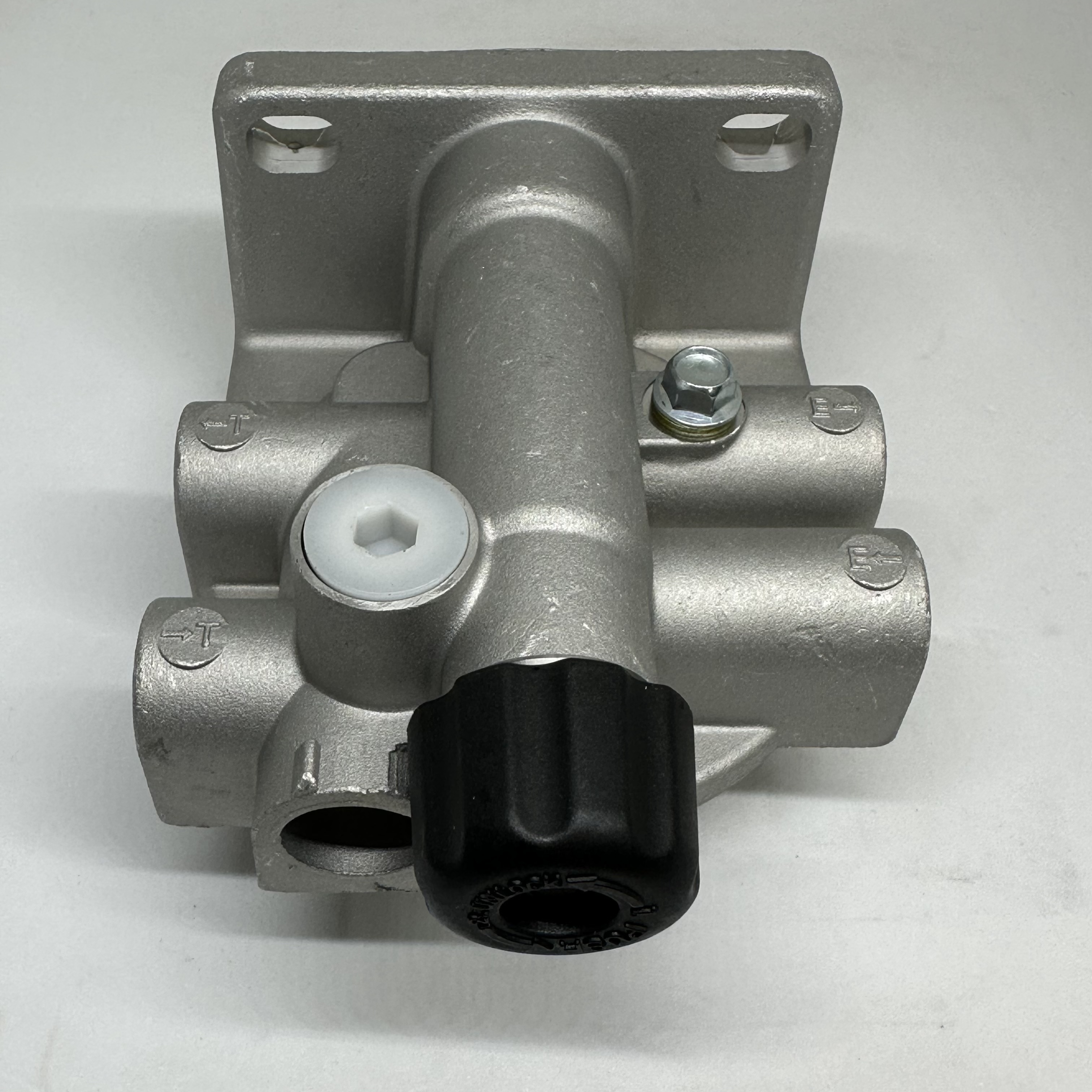Suitable for Volvo construction machinery parts diesel filter base 11110702 11110708 Application Scenario