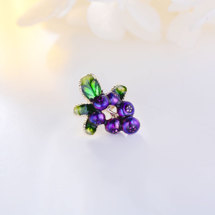 041 Korean-style fashionable and elegant grape trend European and American style round brooch, cute and simple, personalized, fashionable and cute women's accessory clothing accessory brooch Specification image