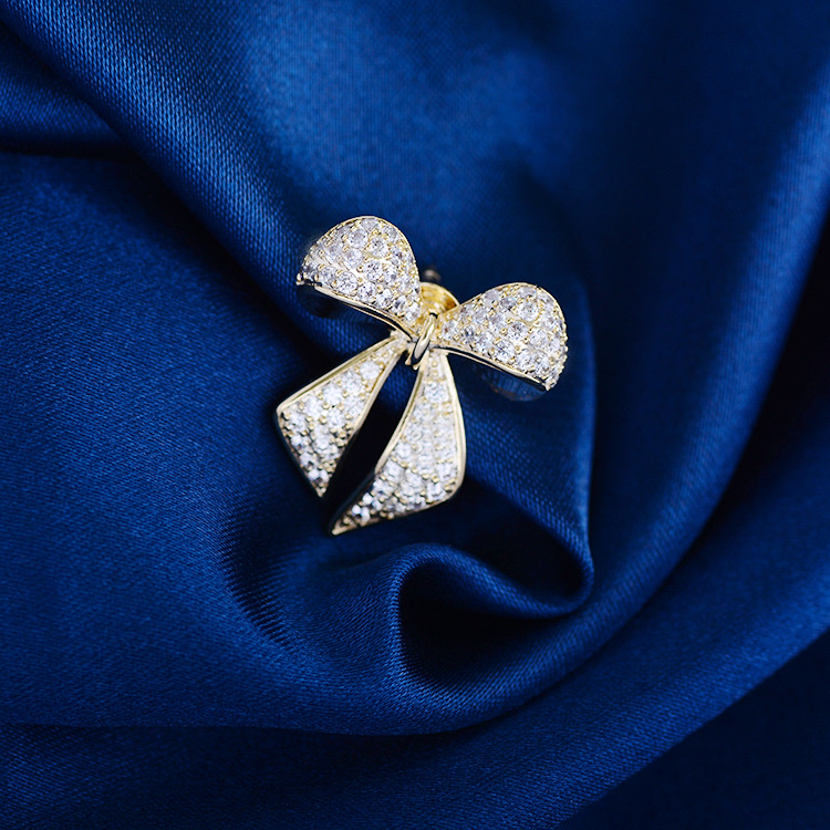 044 Korean version fashionable and elegant bow, trendy European and American style round brooch, cute and simple, individual style, fashionable and cute women's accessory, clothing accessory, brooch details Picture
