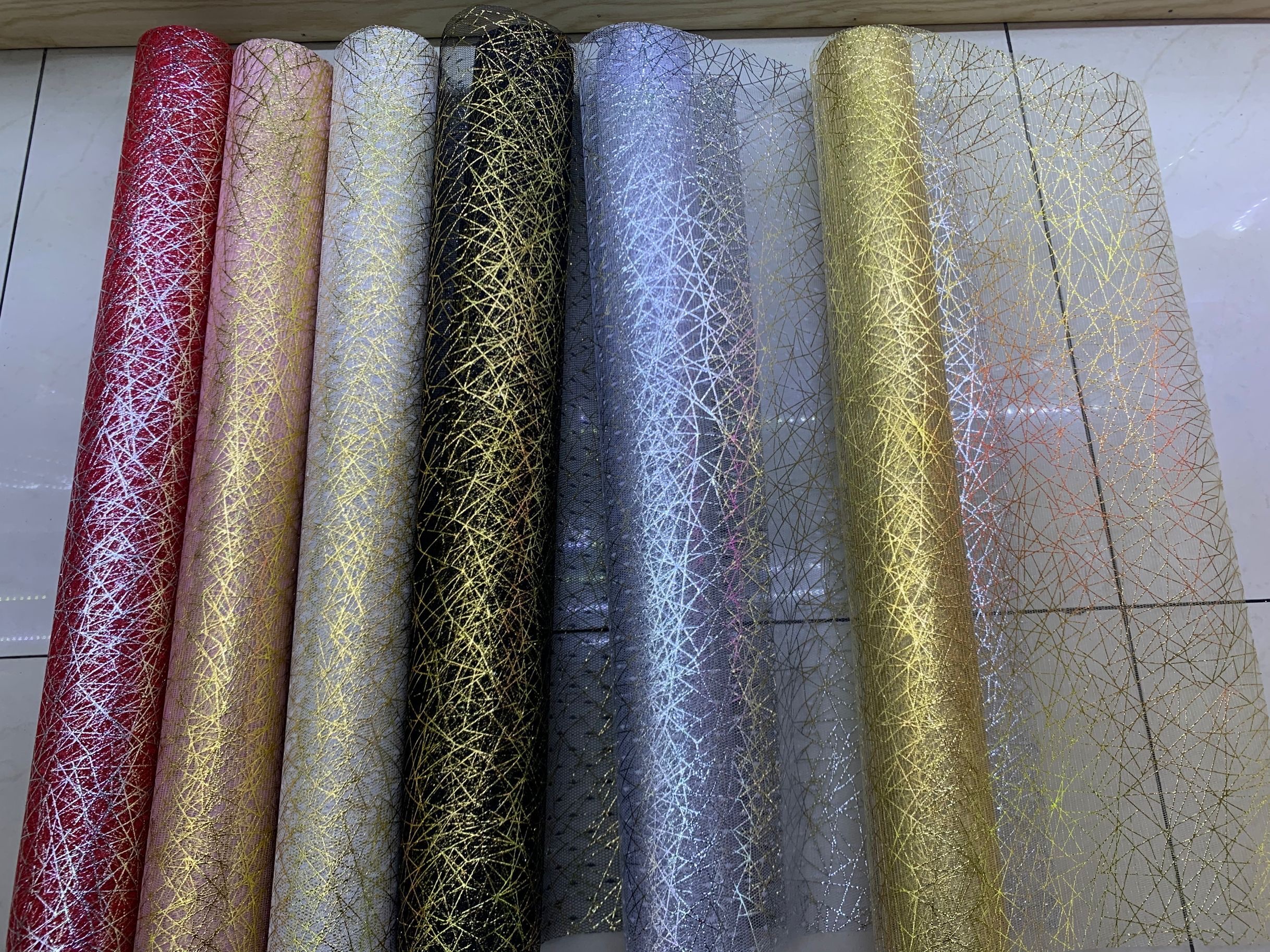 Random lines with gilding