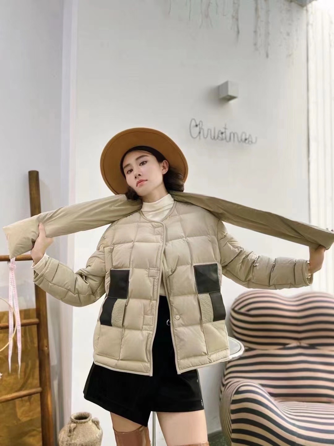 鹅绒/外套/拼色白底实物图