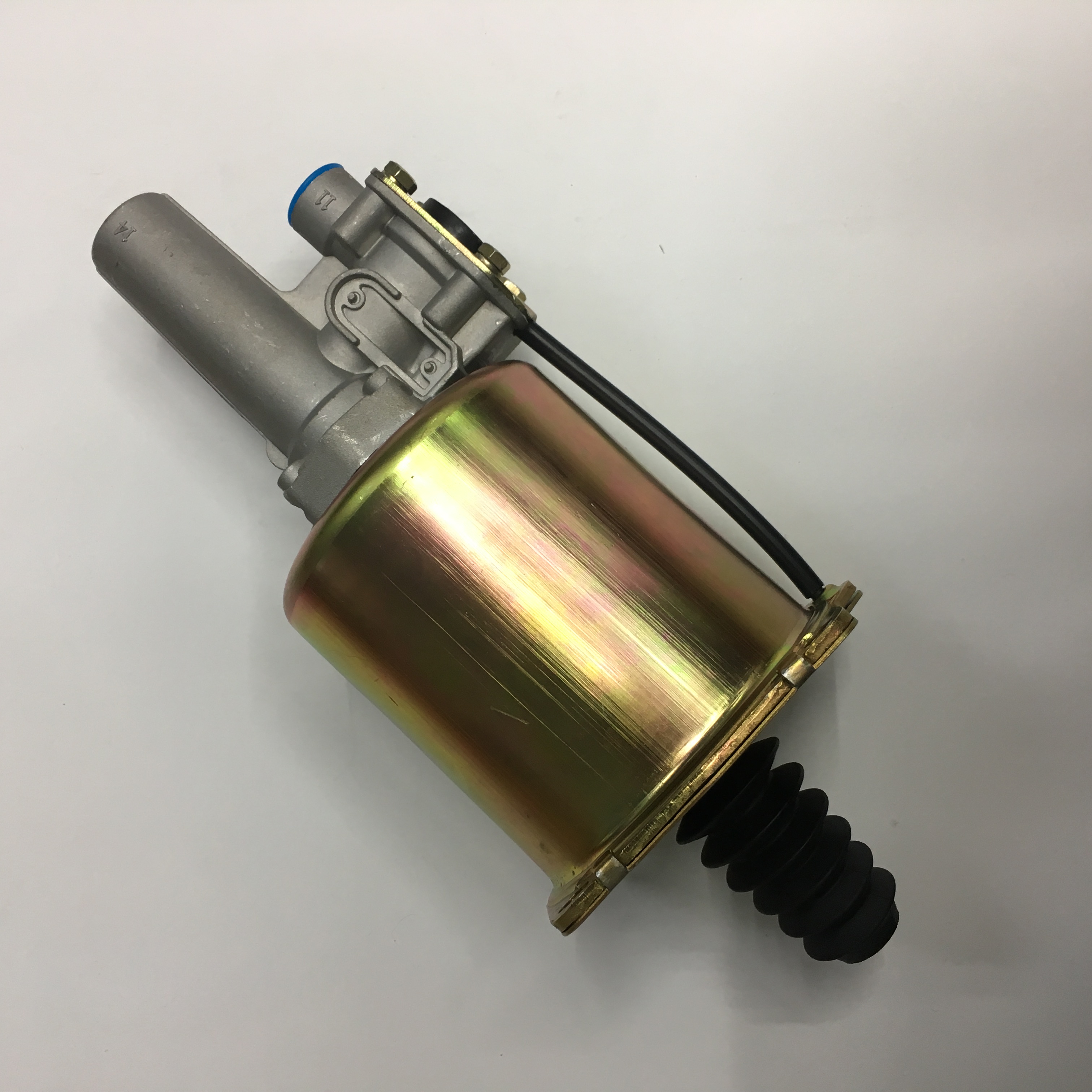 Sinotruk HOWO clutch power assist pump 102 cylinder WG9725230041 details Picture