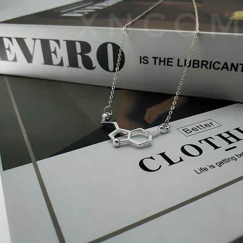 Design sense serotonin necklace, individual and simple chemical formula necklace, ins simple couple happy gift, cold style women's necklace, couple style