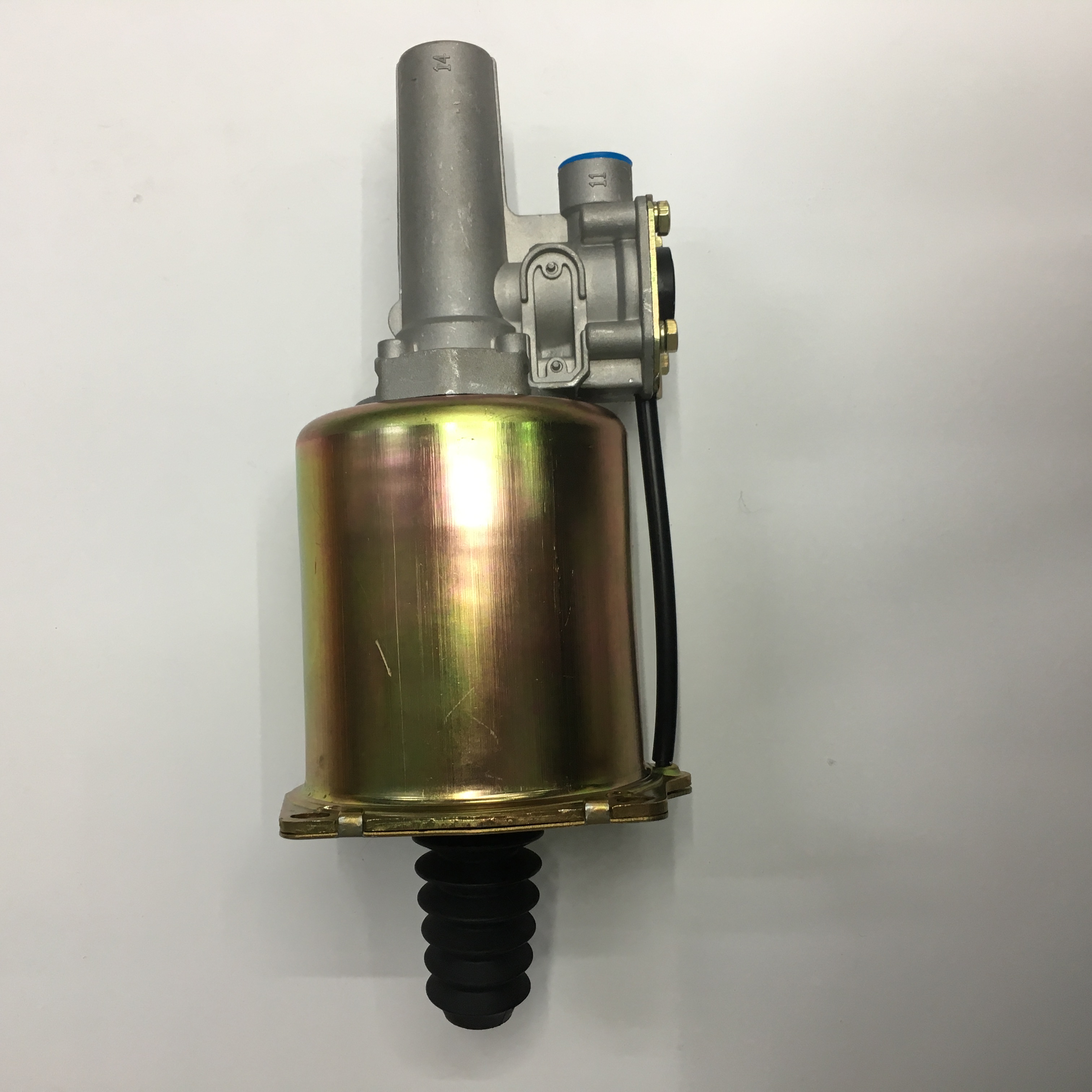 Sinotruk HOWO clutch power assist pump 102 cylinder WG9725230041