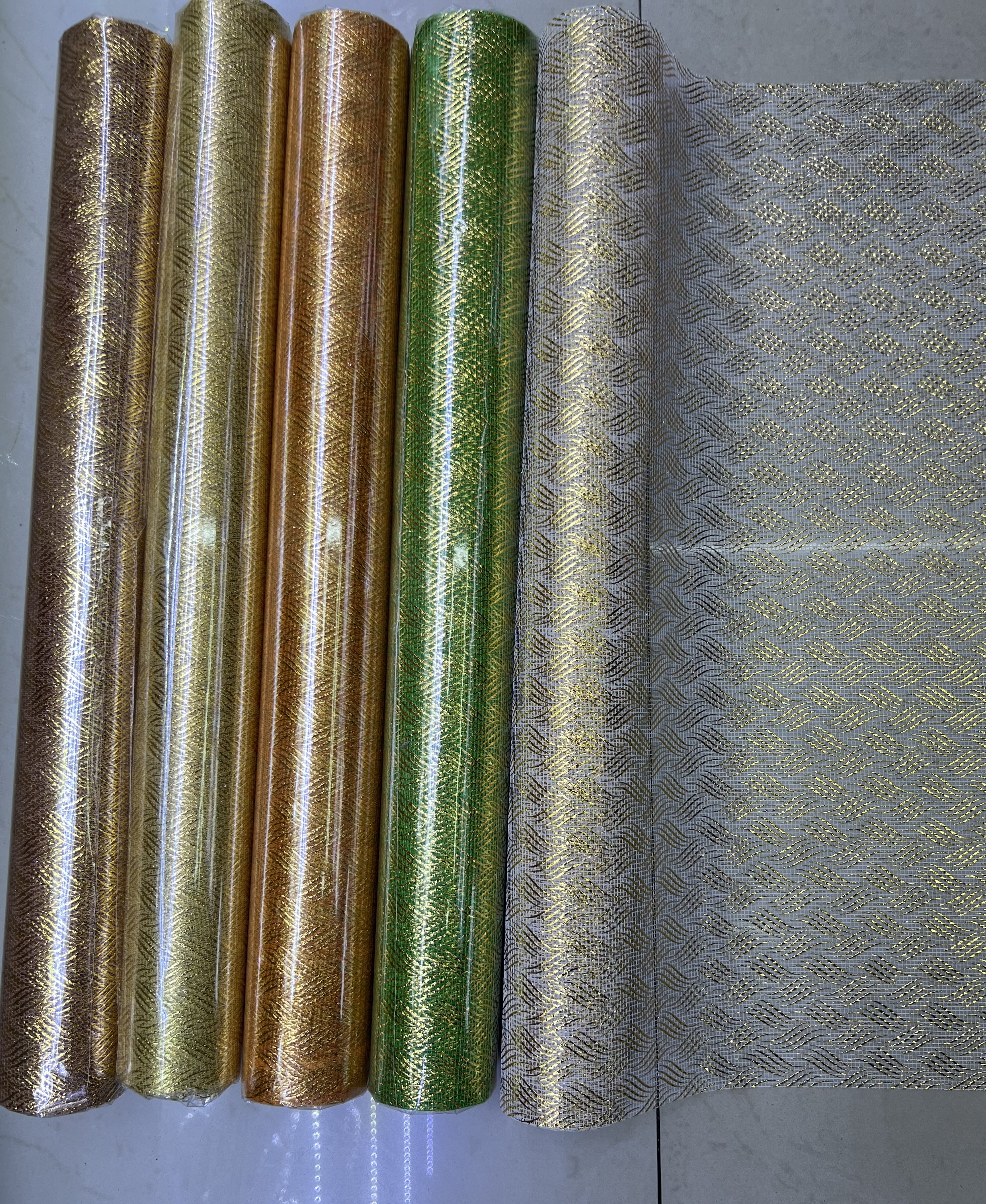 Gold-embossed corrugated mesh fabric
