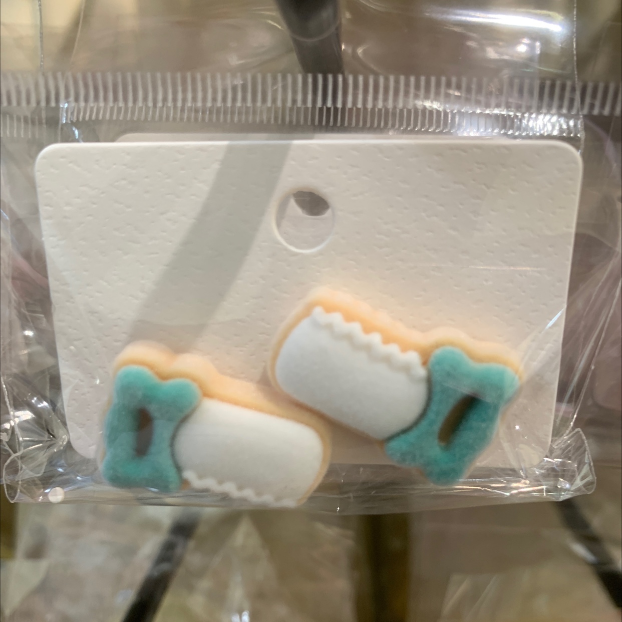 异形锯子形状植绒耳钉