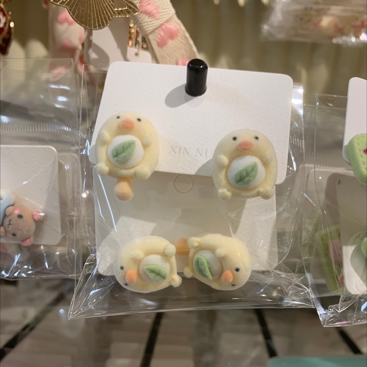 小鸭子植绒耳钉