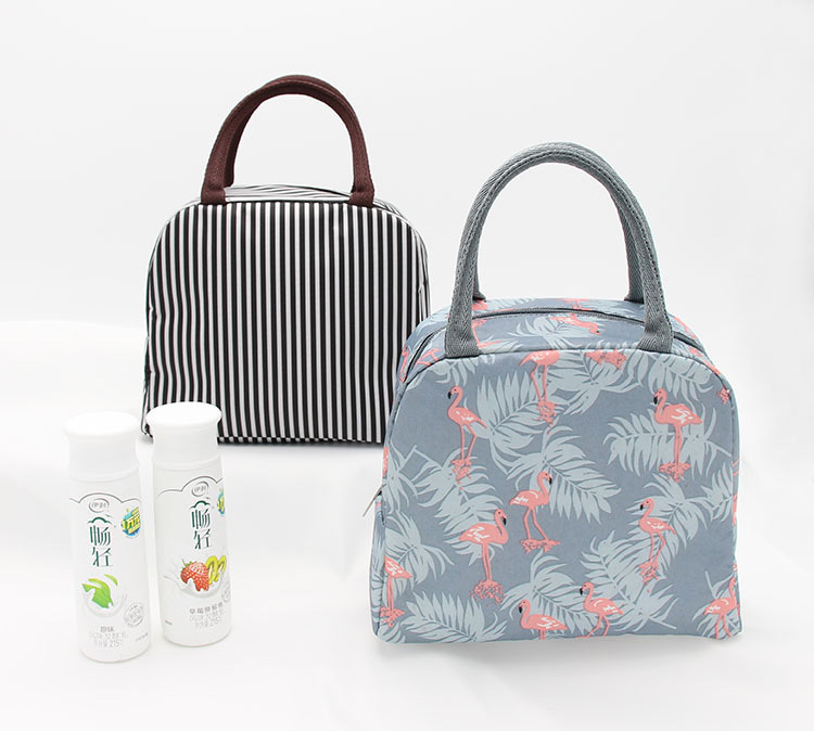 Insulated lunch box bag, hand-held bento bag, lunch box insulated bag, lunch bag, student bento bag, aluminum foil insulated meal bag Application Scenario