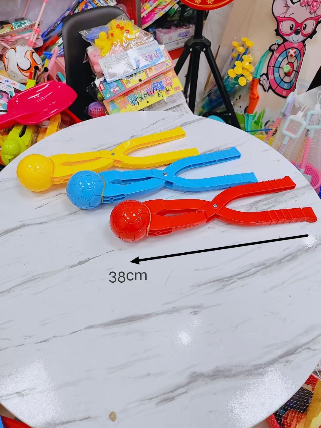 Thick children's snow play tools, ducklings, snowball tongs, snowball fight magic set, snowman building, snow heart picking Specification image