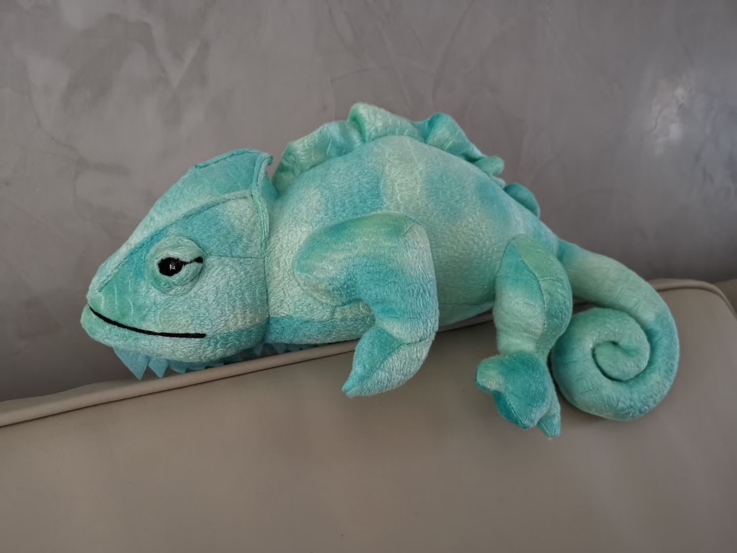 Simulation dinosaur figurines, pu dolls, claw machines, Tyrannosaurus rex, Triceratops, chameleons, boy gifts, plush toys Application Scenario
