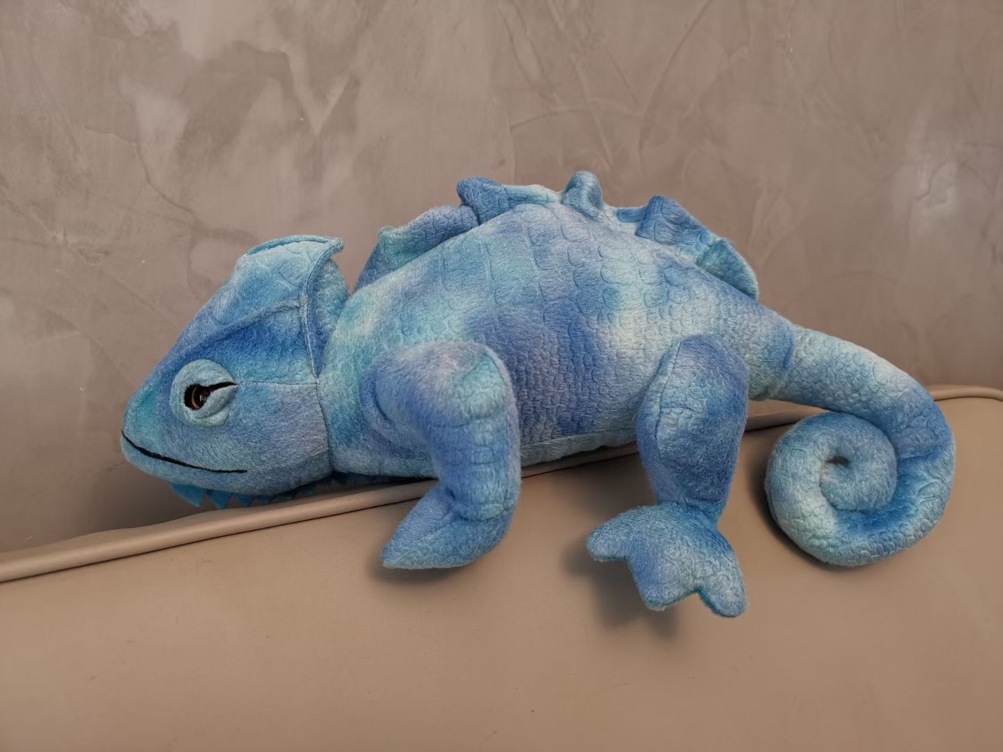 Simulation dinosaur figurines, pu dolls, claw machines, Tyrannosaurus rex, Triceratops, chameleons, boy gifts, plush toys
