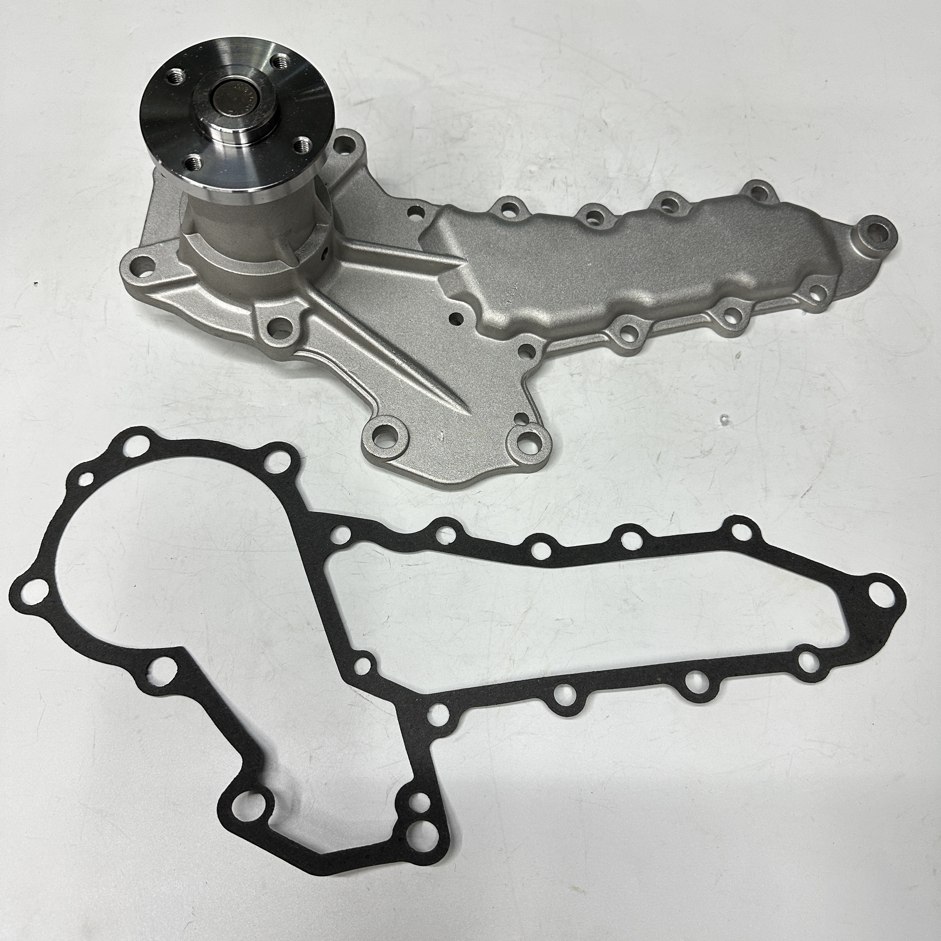 Automotive engine cooling system accessory cooling water pump 1A021-73030 Item Picture