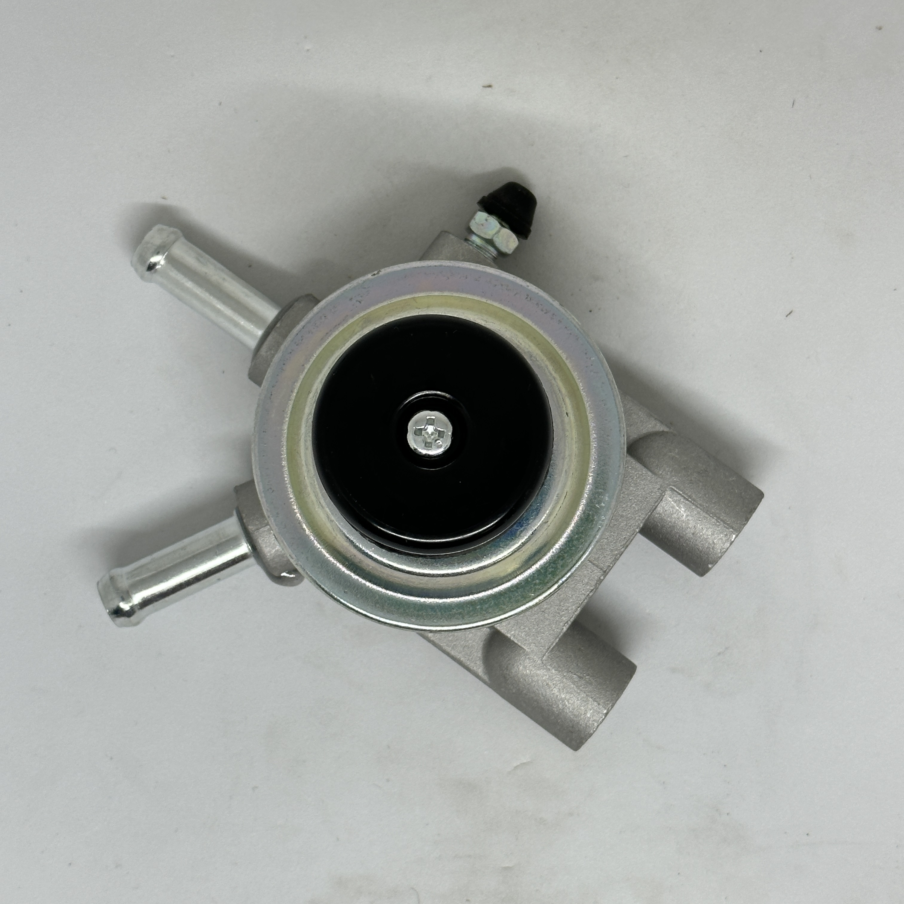 Japanese light truck and pickup diesel filter base 8-98018187-0 8-97948-892-1 8979488921 Item Picture