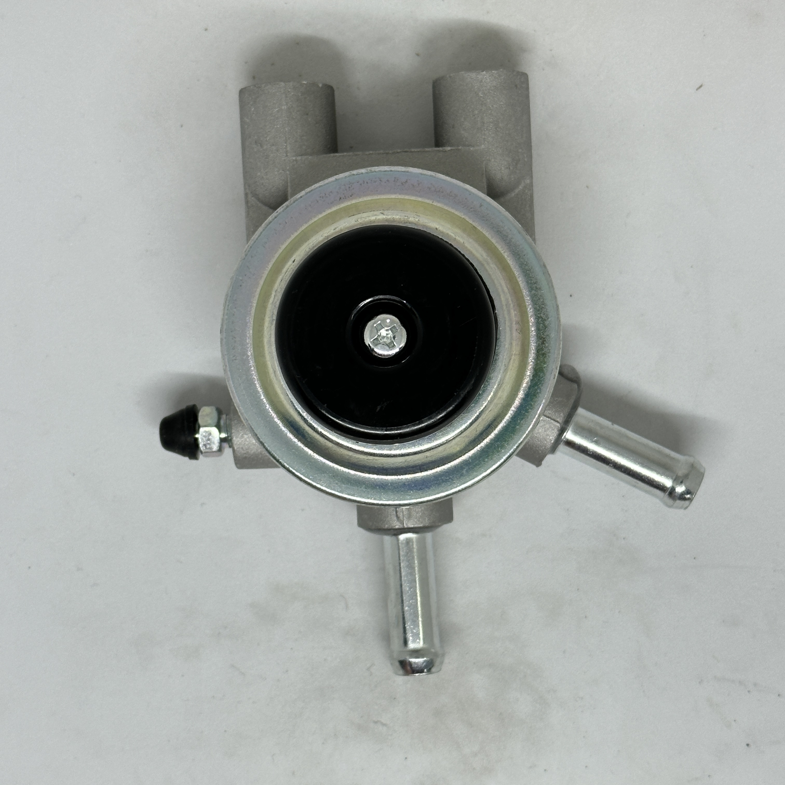 Japanese light truck and pickup diesel filter base 8-98018187-0 8-97948-892-1 8979488921 details Picture