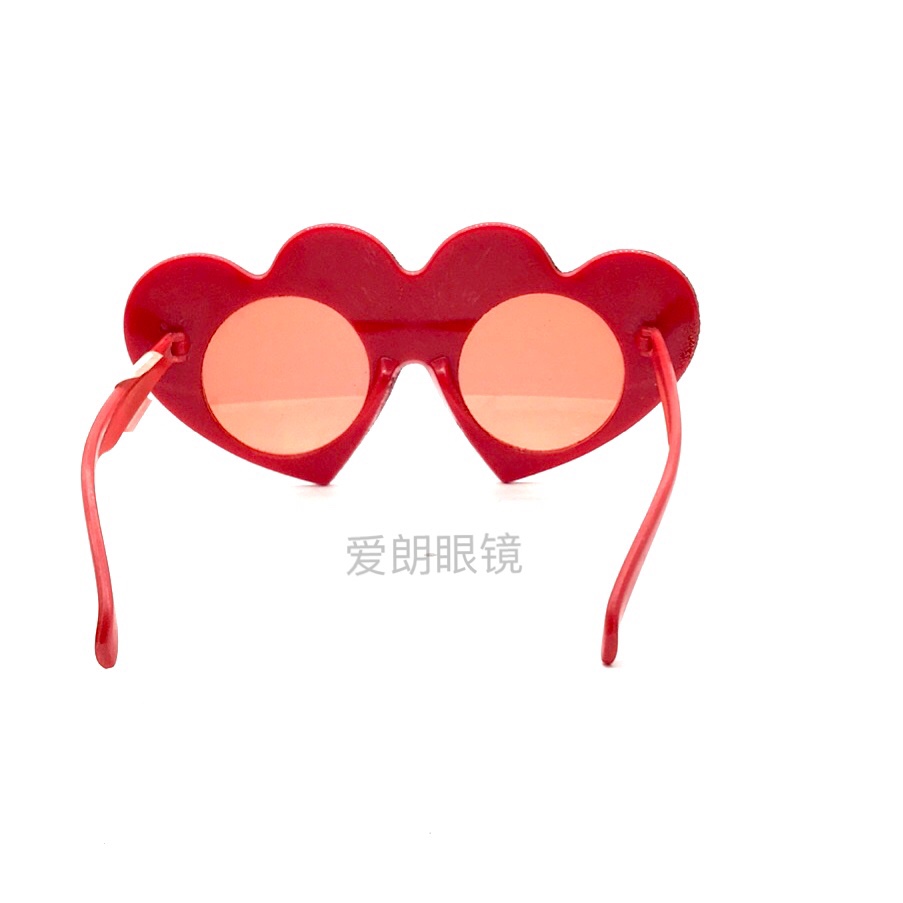 Heart-shaped heart-shaped glasses for taking photos, unisex quirky glasses, retro and personalized decoration, Valentine's Day eyes for parties Application Scenario