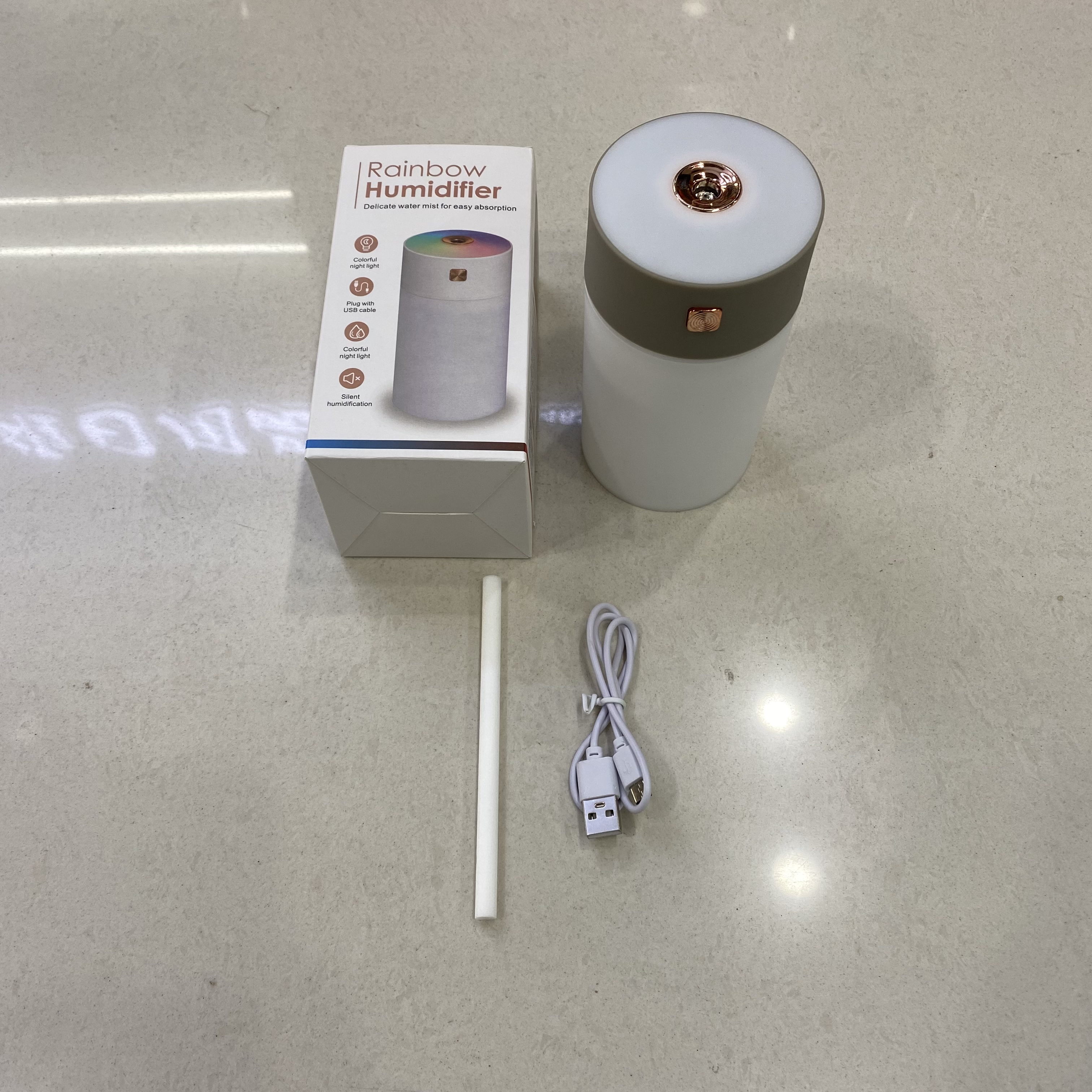 Small and mini fog volume aromatherapy car rainbow cup humidifier, car humidifier Specification image