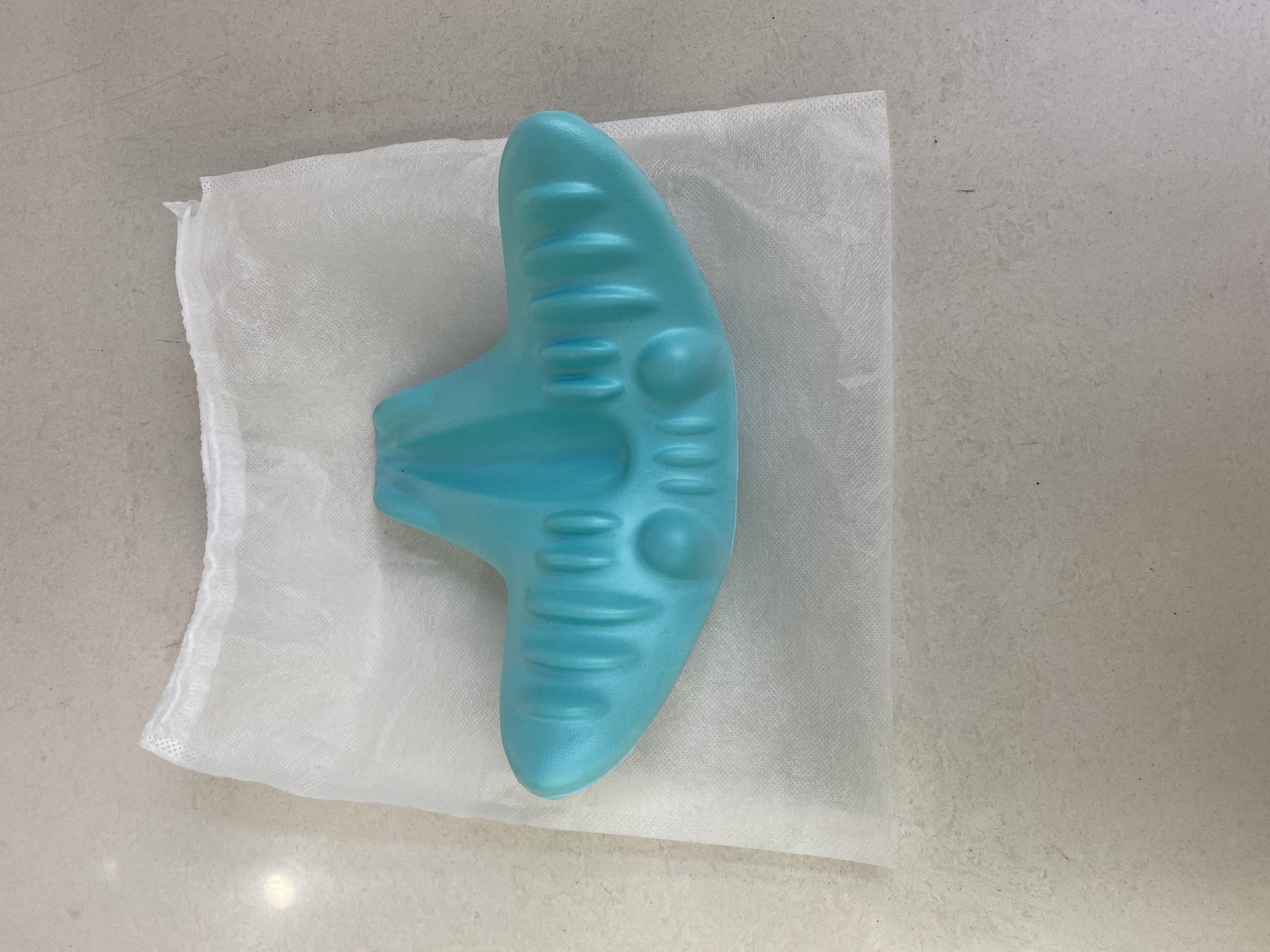 Cervical massage pillow, cervical massage pillow, home traction cervical correction pillow Application Scenario