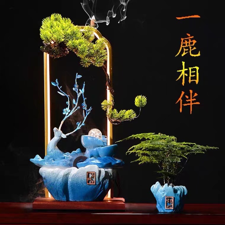 Outdoor simulated pig figurines, garden and courtyard decorations, resin handicrafts, pig sculptures, farm, restaurant and shopping mall displays details Picture