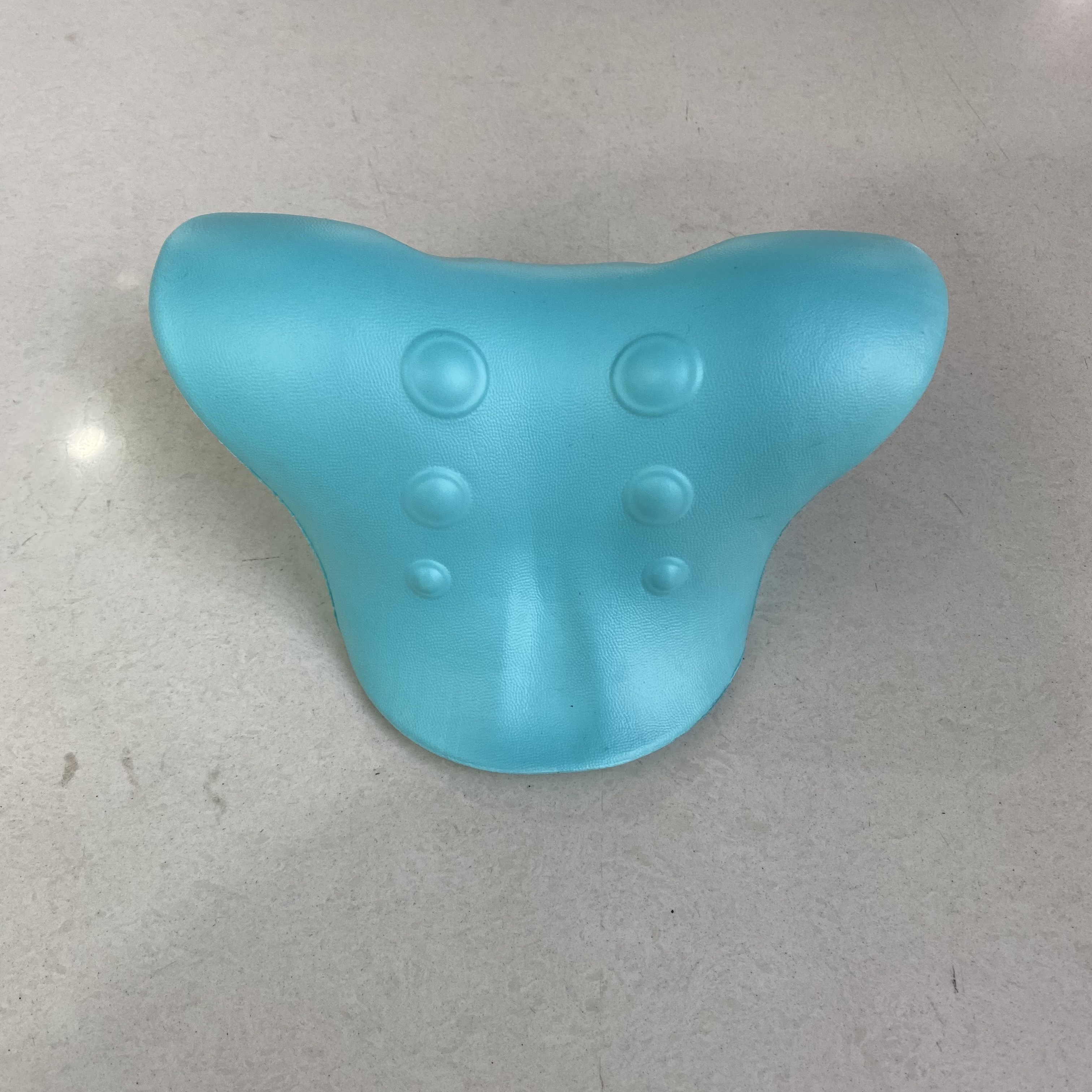 Neck stretching and reverse arch massage pillow, neck and shoulder stretching neck massage pillow