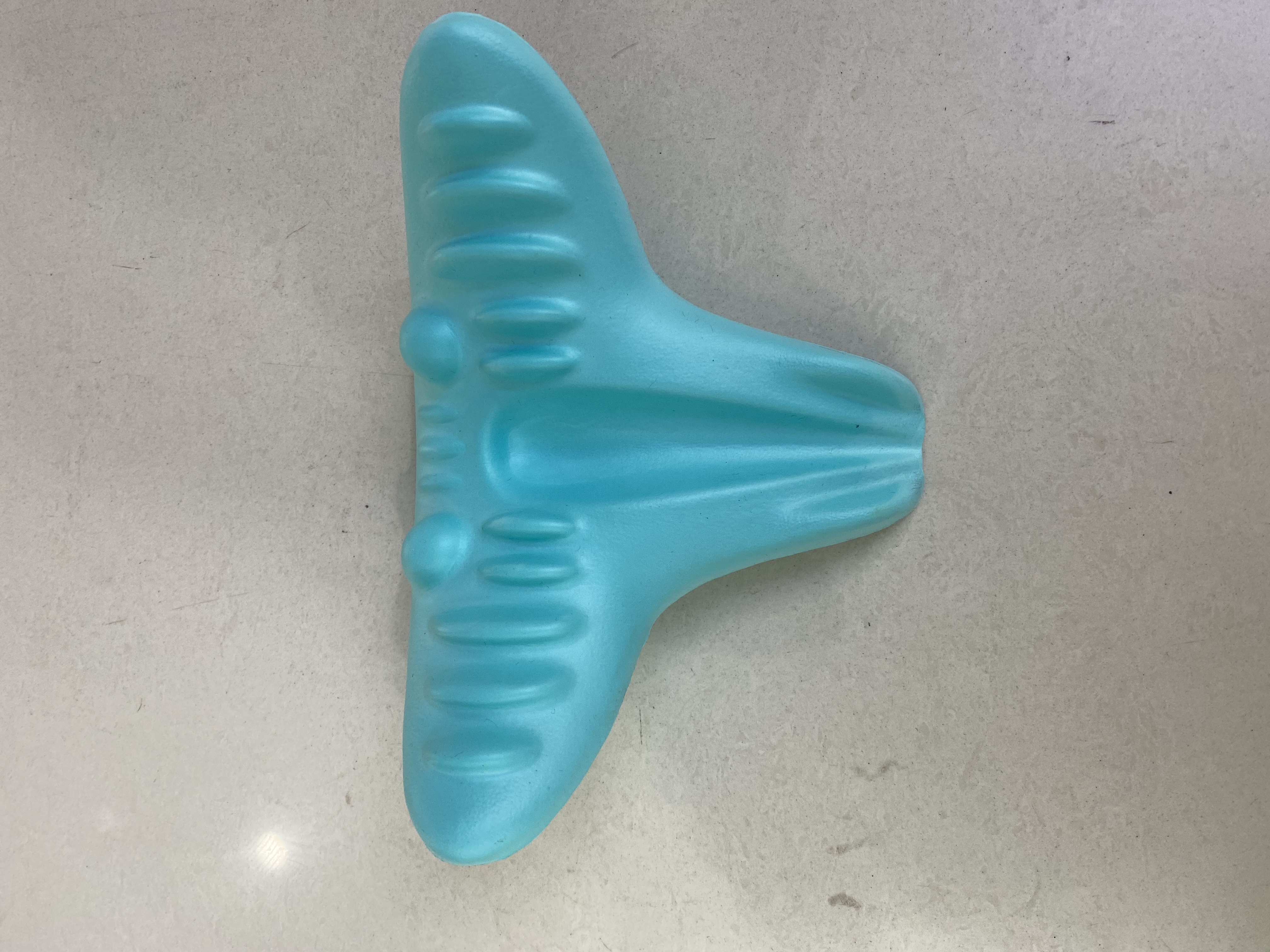颈椎按摩枕颈椎按摩枕家用牵引矫正颈椎枕