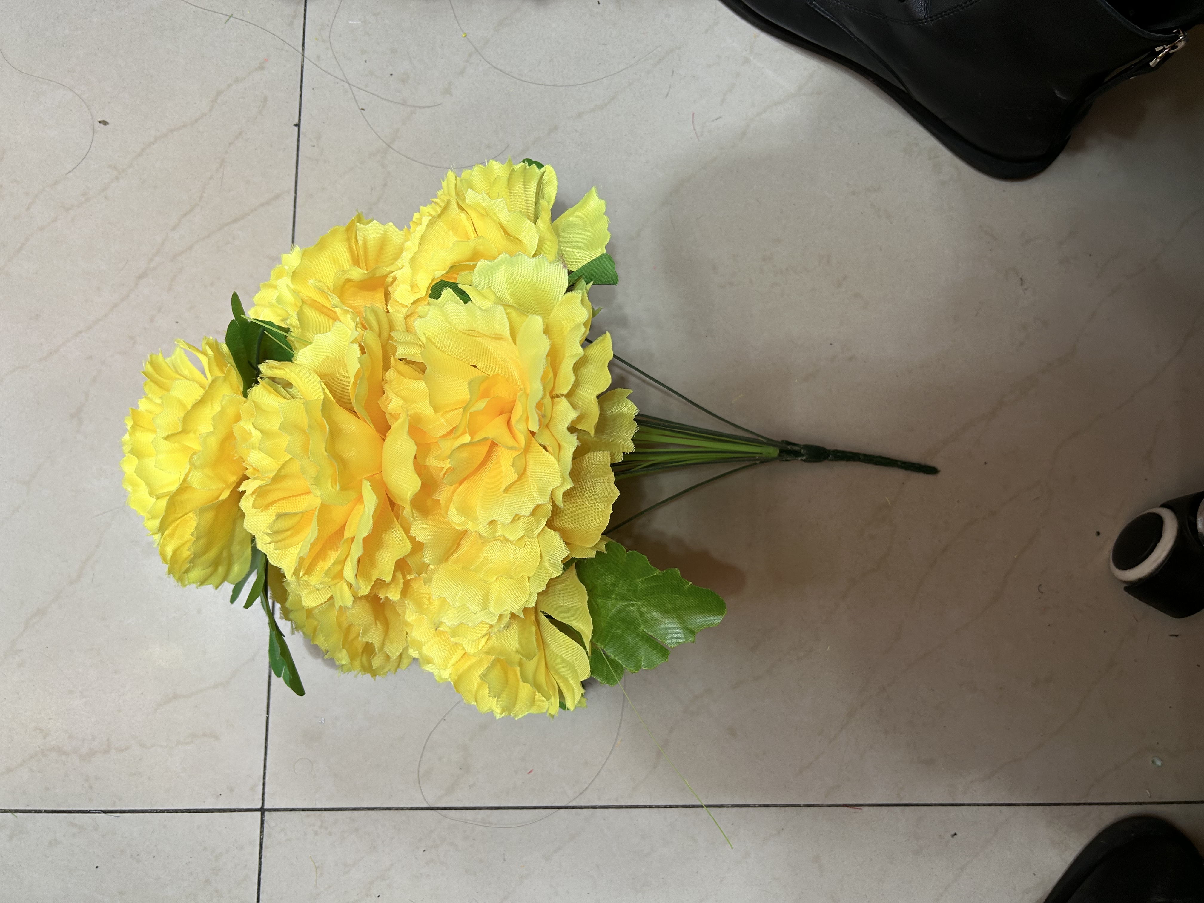 清明热销康乃馨厂家直销10头