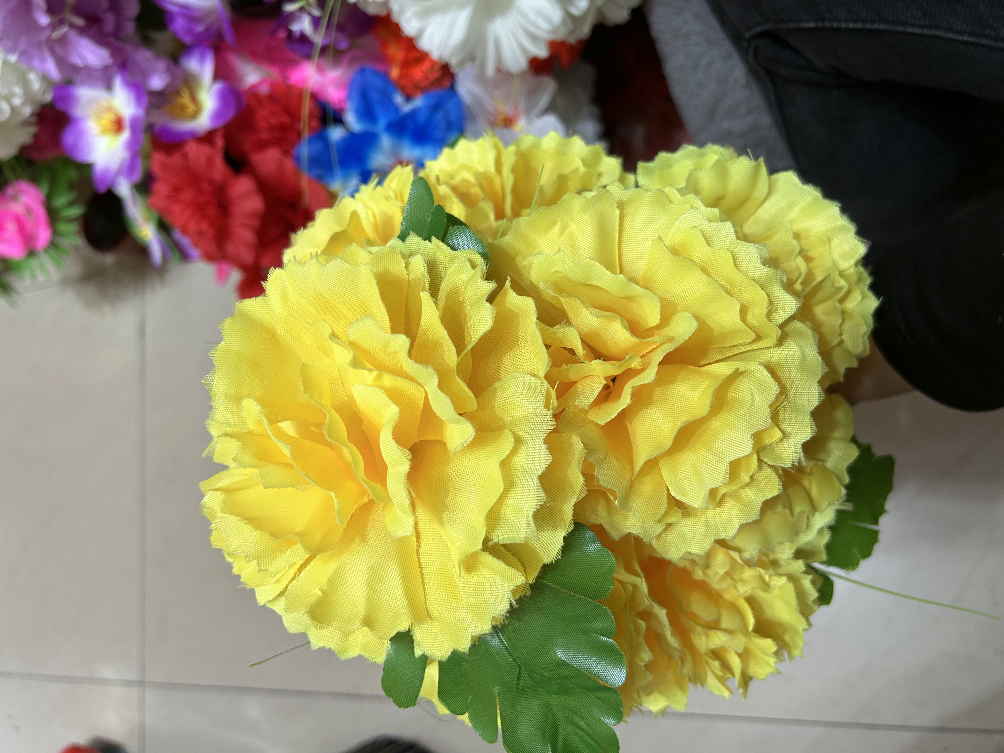 清明花无纺布/骨灰盒/祭祀花/栅栏仿真花产品图