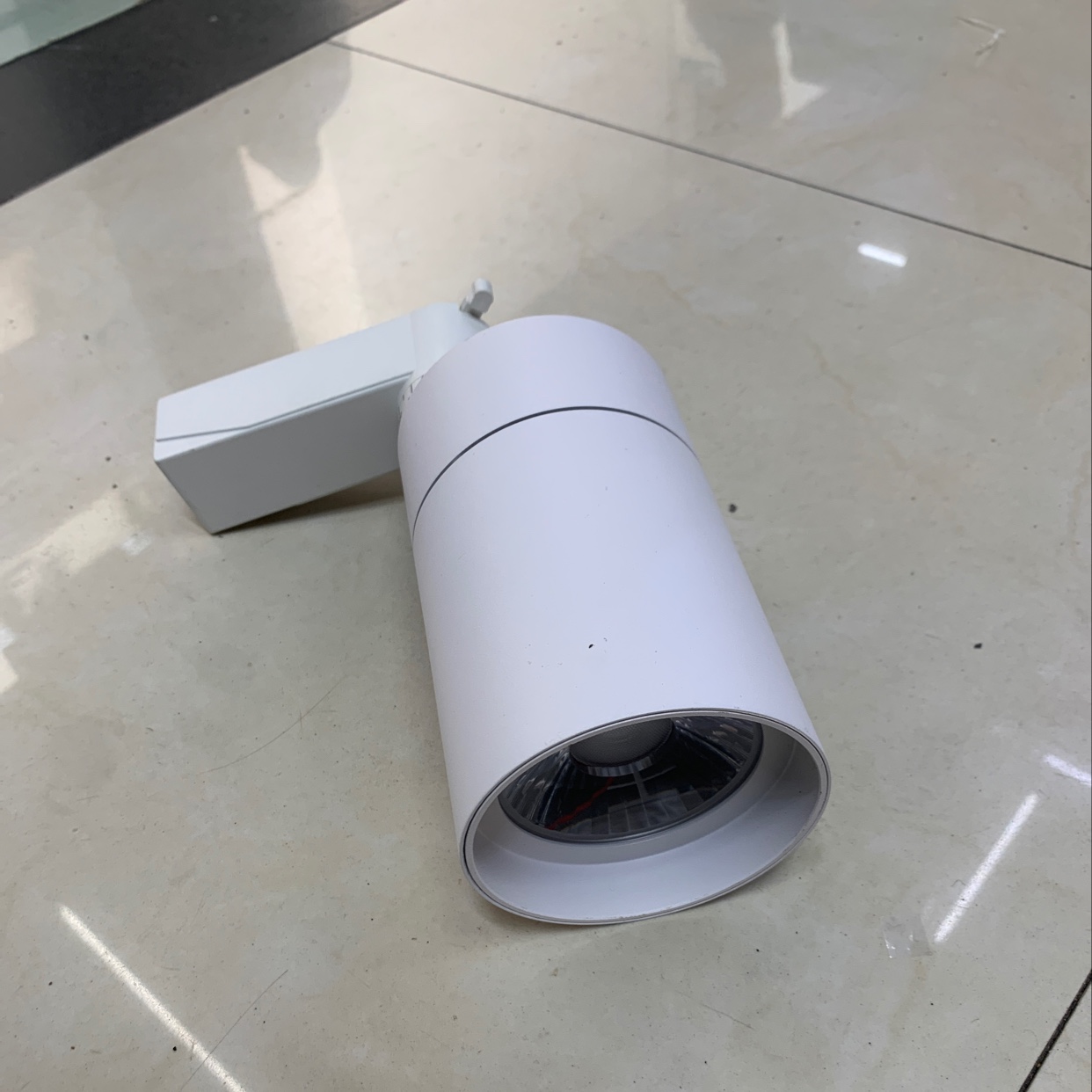 轨道灯/球泡/天花灯产品图
