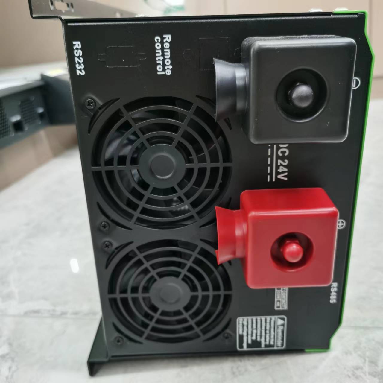 12V-24V, 1000W - 1500W horizontal pure sine wave power frequency inverter Application Scenario