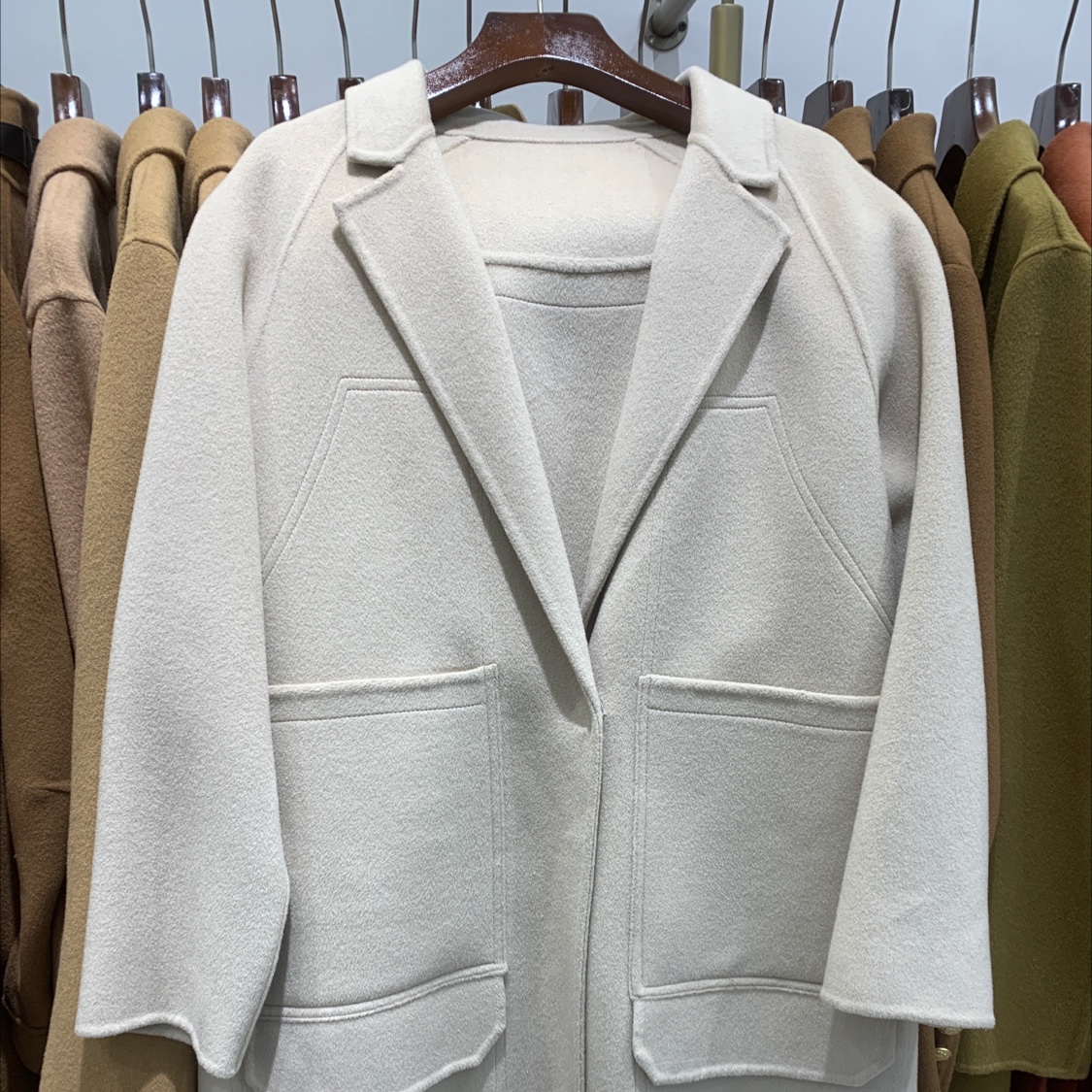 2023 fashionable cashmere coat