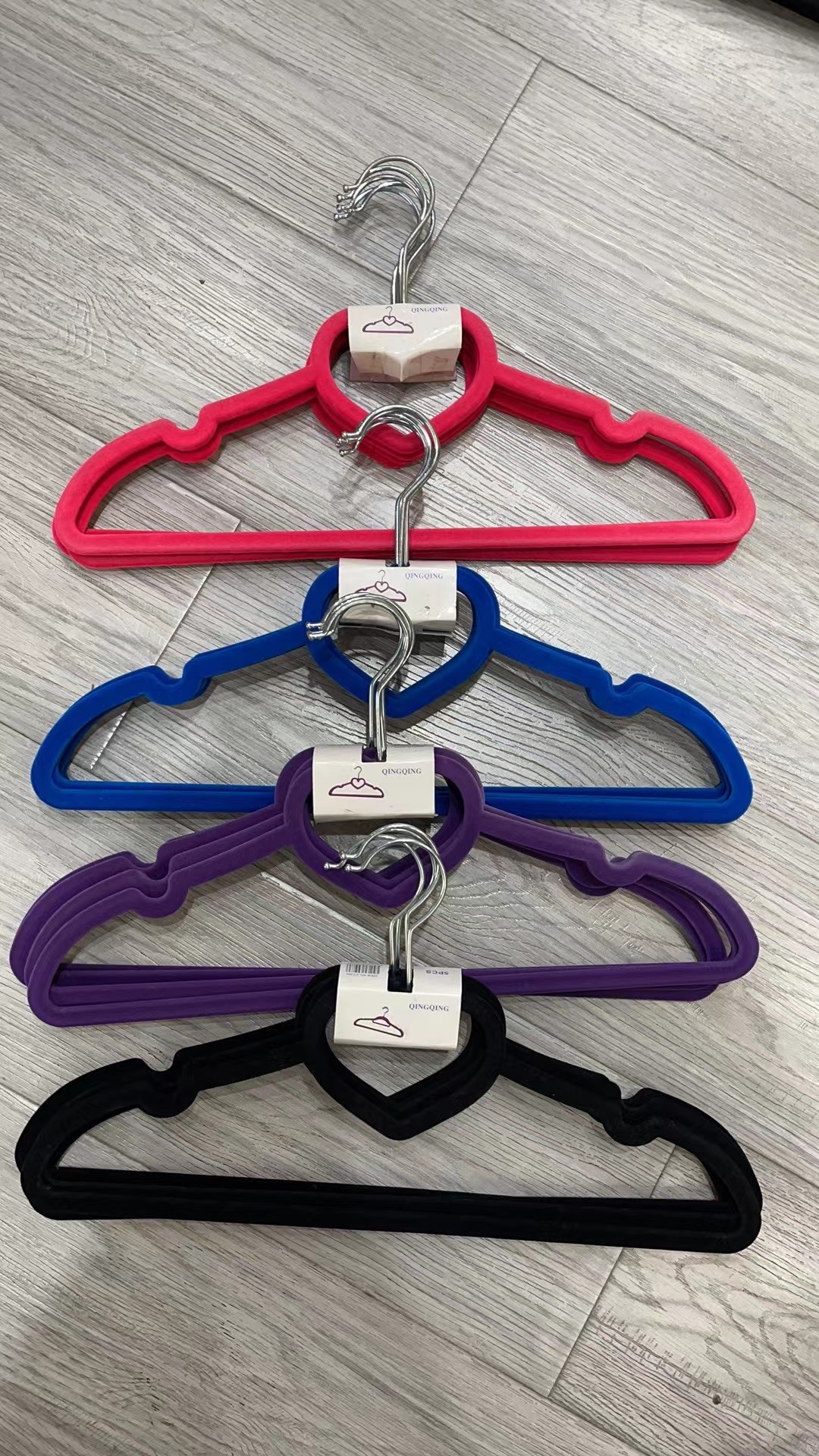 40公分爱心植绒衣架图