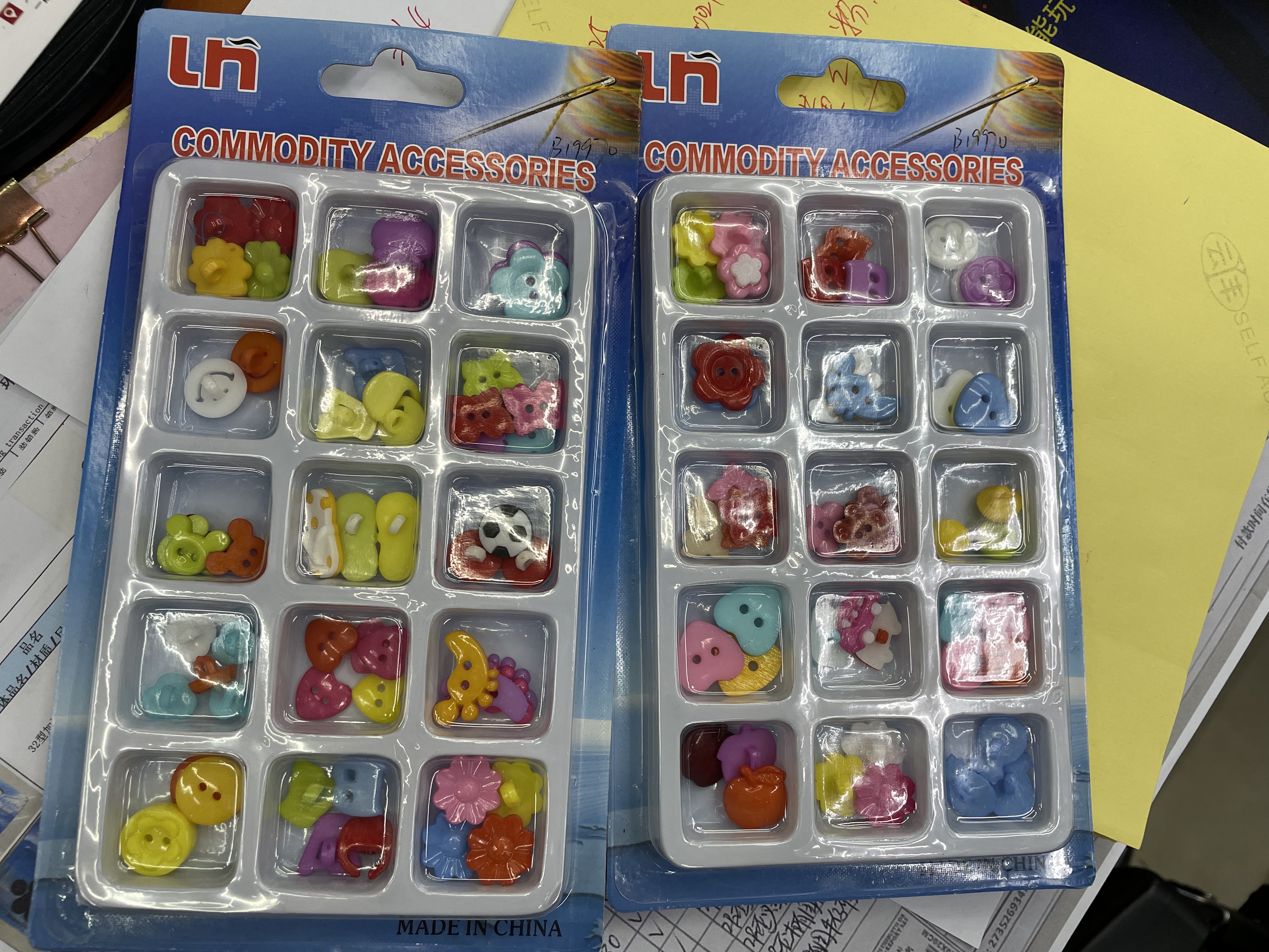儿童纽扣/卡通纽扣/吸卡系列产品图