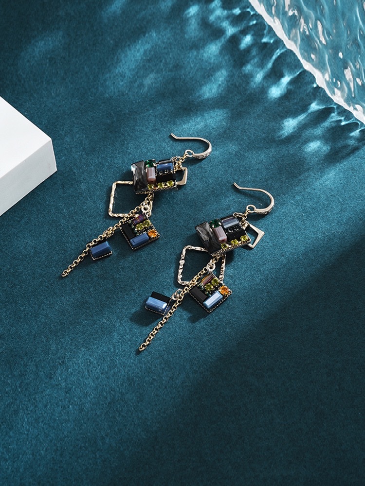 Yan 炟 fashionable geometric crystal earrings 2022 new trendy diamond-shaped earrings retro exaggerated unique tassel earrings Specification image