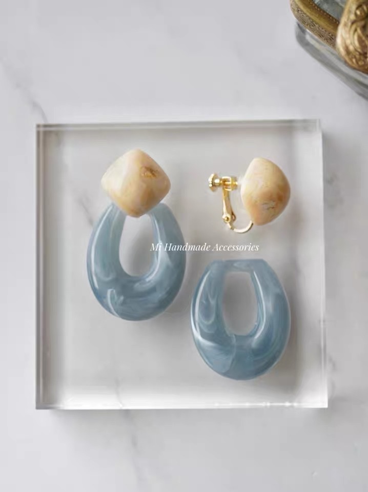 Japanese retro ear clip acrylic earrings for women Spring/Summer 2023 high-end niche design Women's earless Japanese miscellaneous earrings 016 Specification image