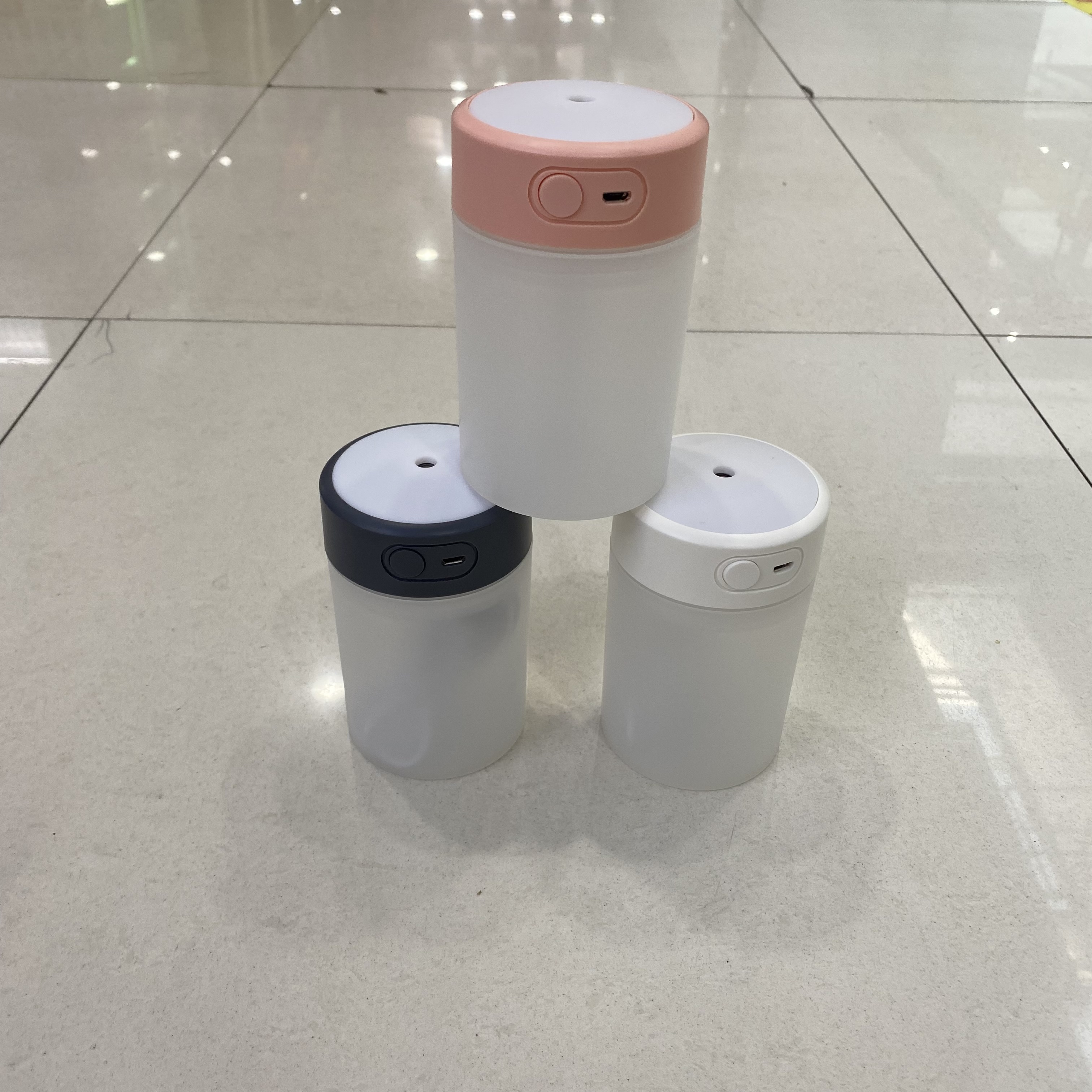 Big white dazzle humidificador para el hogar USB coche mini humidificador de aire para el hogar 360ml Application Scenario