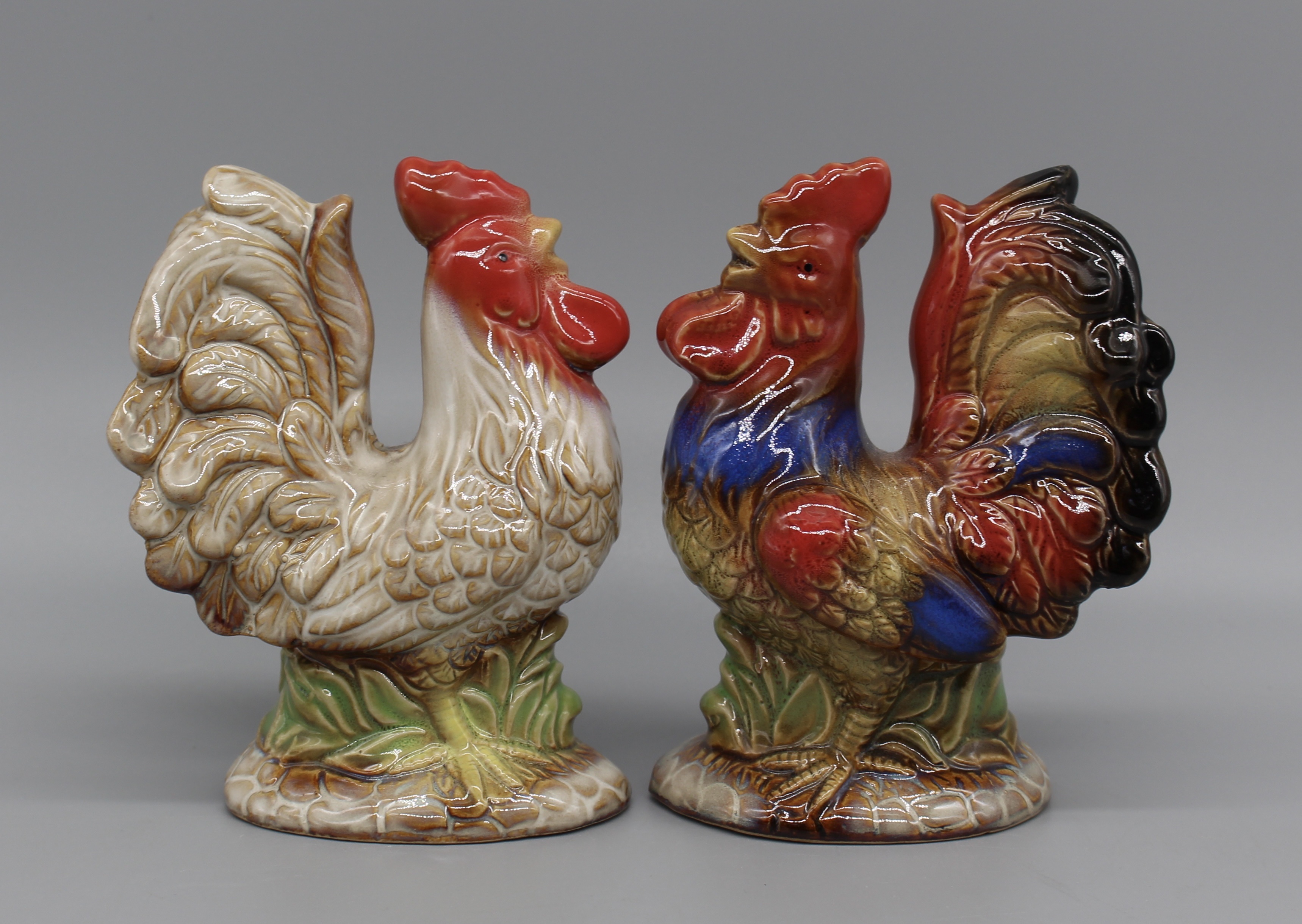Rooster-shaped ceramic home decor set for chickens Application Scenario