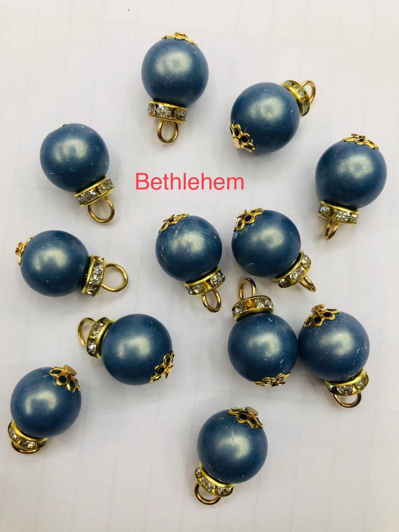 吊坠珍珠白底实物图