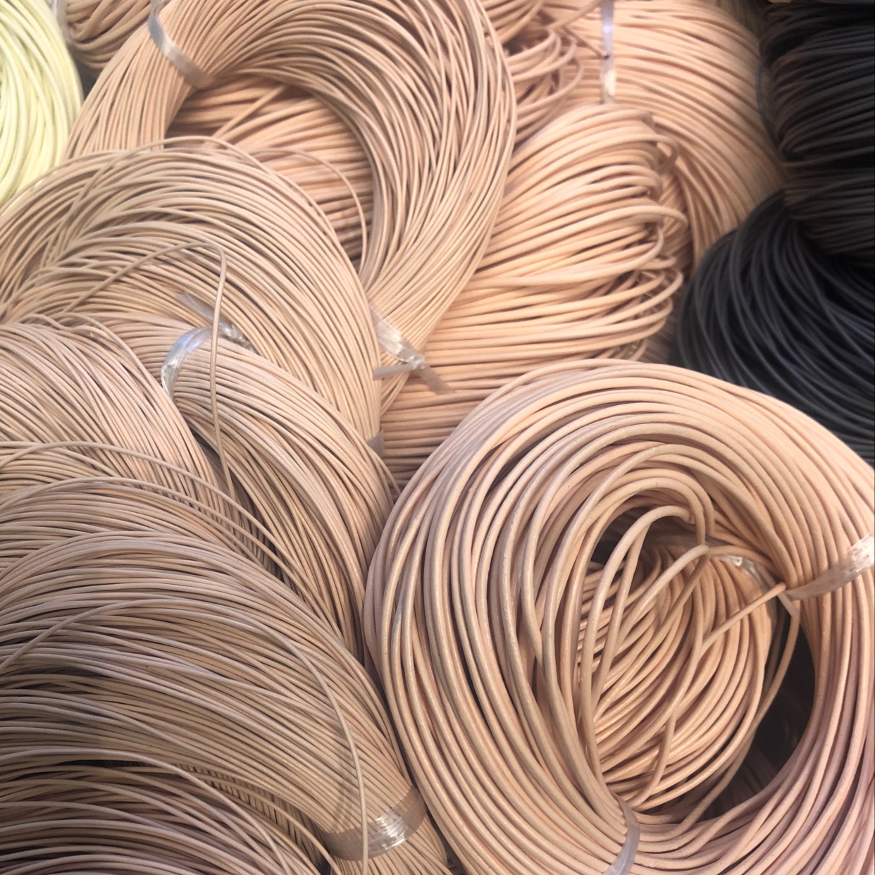2.0 Colored leather rope auxiliary wire and tape details Picture