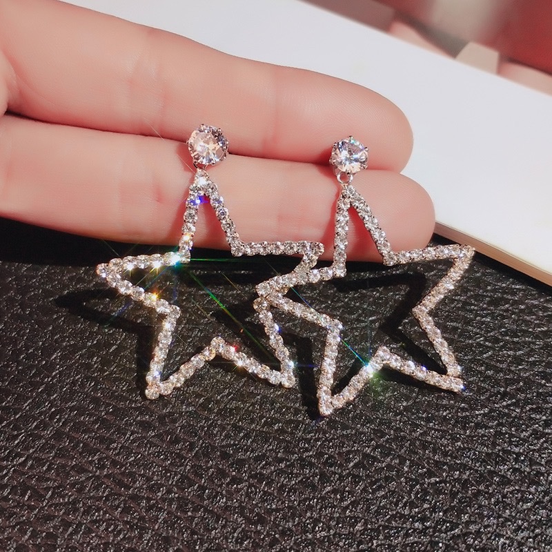Five-pointed star ear clips, women's no-ear piercing earrings, internet-famous bestsellers, water diamond earrings, 2023 new style, pure silver stud earrings, summer details Picture