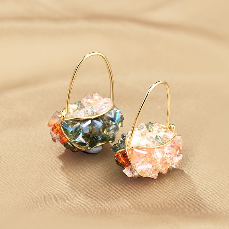 Bold and cool colorful three-dimensional crystal earrings, exaggerated design, high-end artistic flower basket earrings, light luxury geometric earrings for women