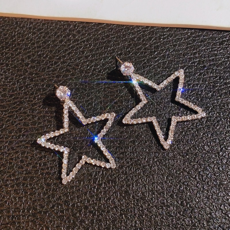 Five-pointed star ear clips, women's no-ear piercing earrings, internet-famous bestsellers, water diamond earrings, 2023 new style, pure silver stud earrings, summer Application Scenario