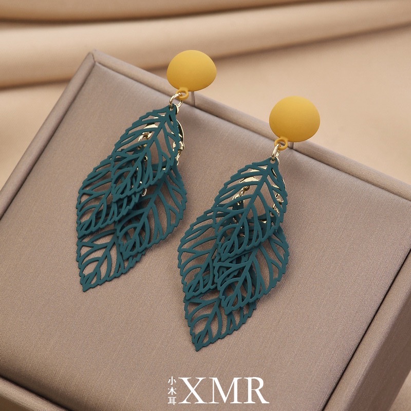 The retro Hong Kong-style green earrings with a trendy vibe, 2022 new trendy leaf fashion large-sized earrings and earrings R406 details Picture