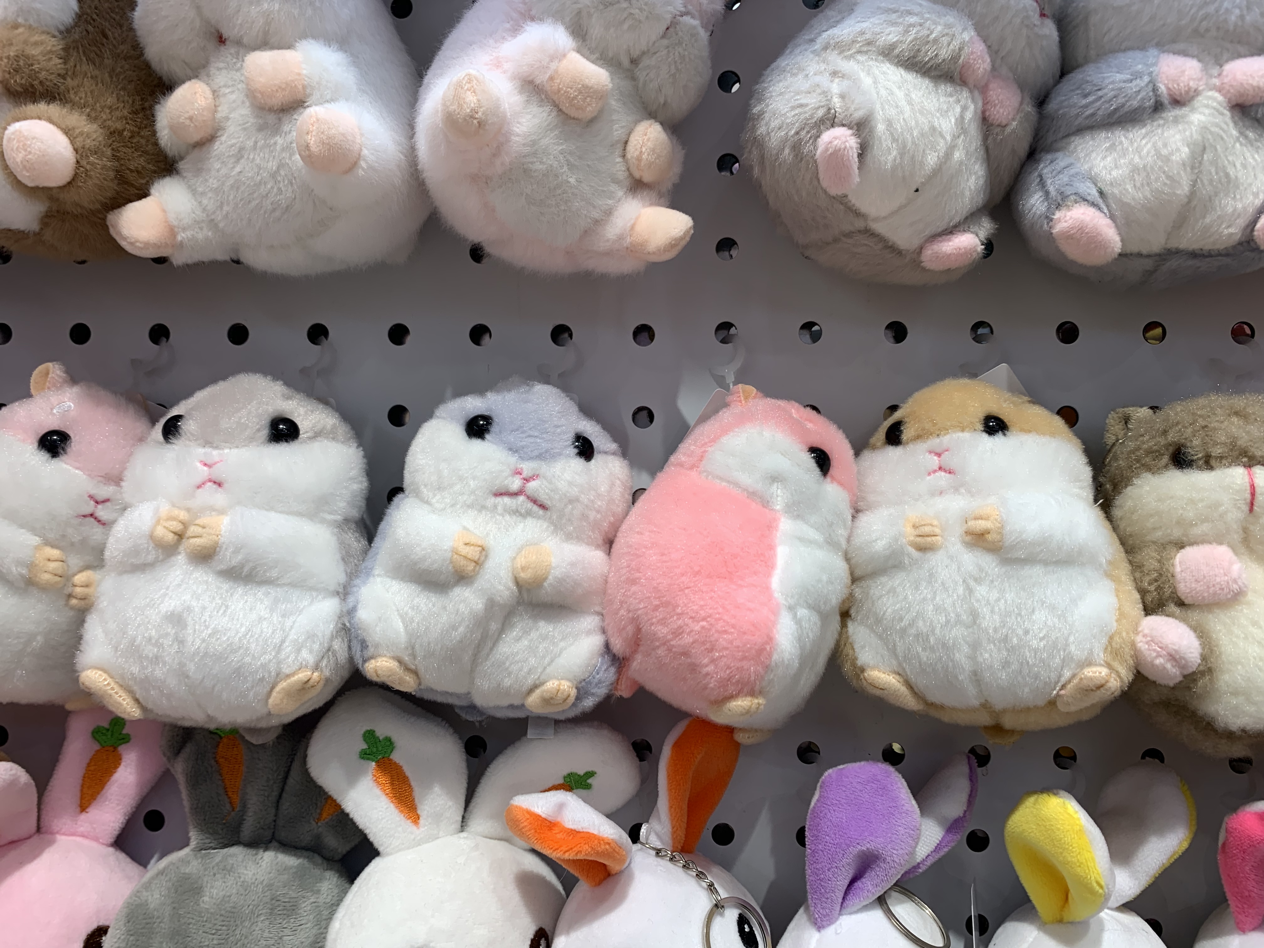 Plush pendants, scarves, duck keychains, clown hamsters, cream packs, mini claw machine dolls, Douyin live streaming on Amazon Specification image
