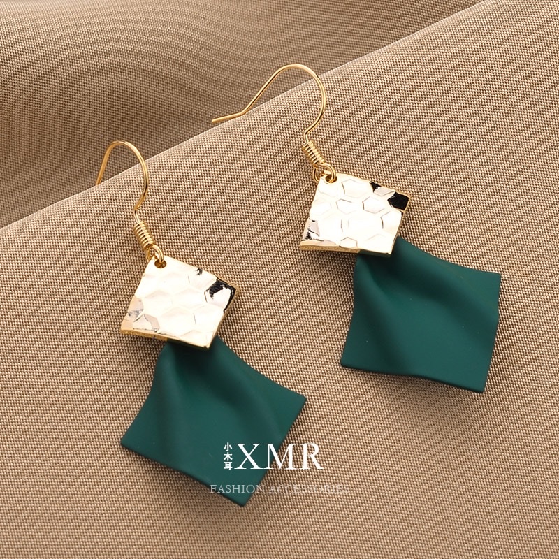 Korean style green retro earrings 2022 new trendy irregular geometric rhombic earrings and earrings for women R004 Item Picture