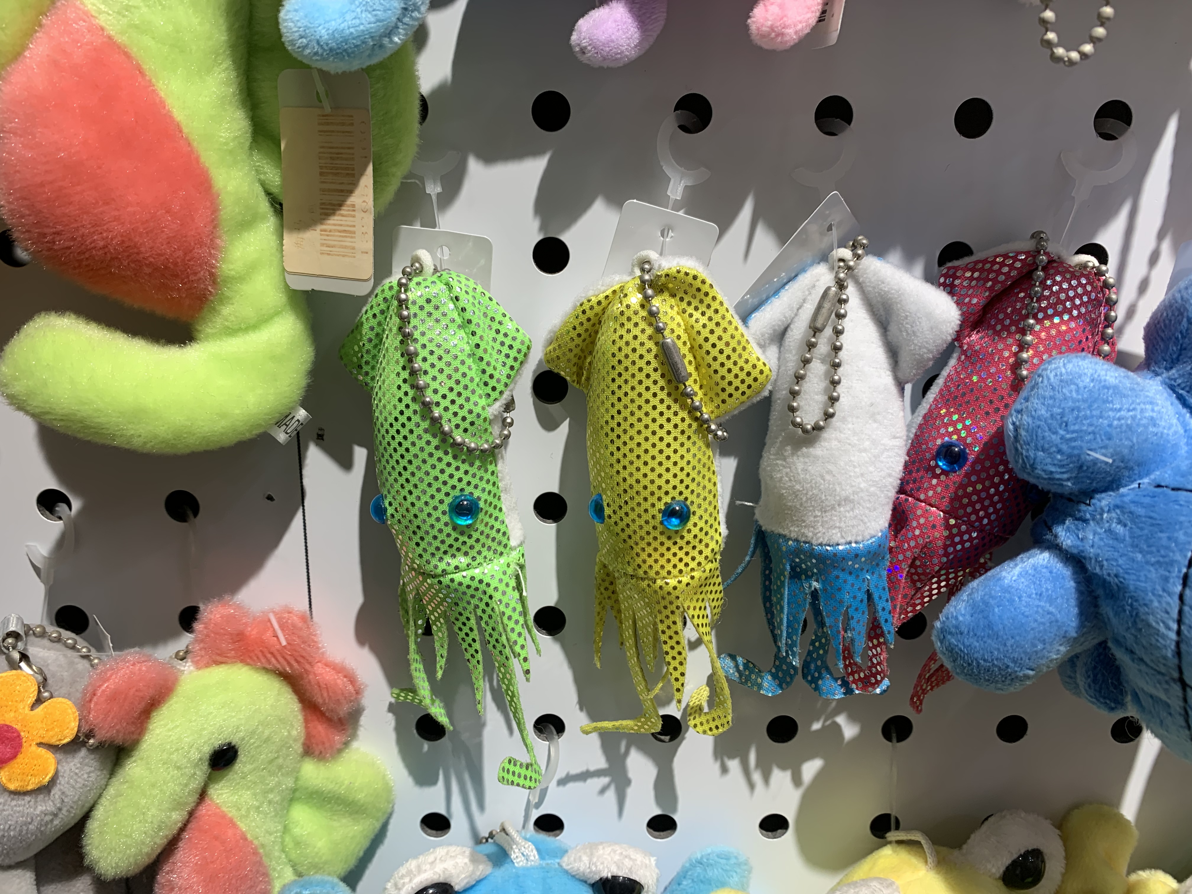 Plush pendants, folded ears, heart-hugging pigs, keychains, ocean series, mini claw dolls, Douyin live streaming, Amazon cross-border details Picture